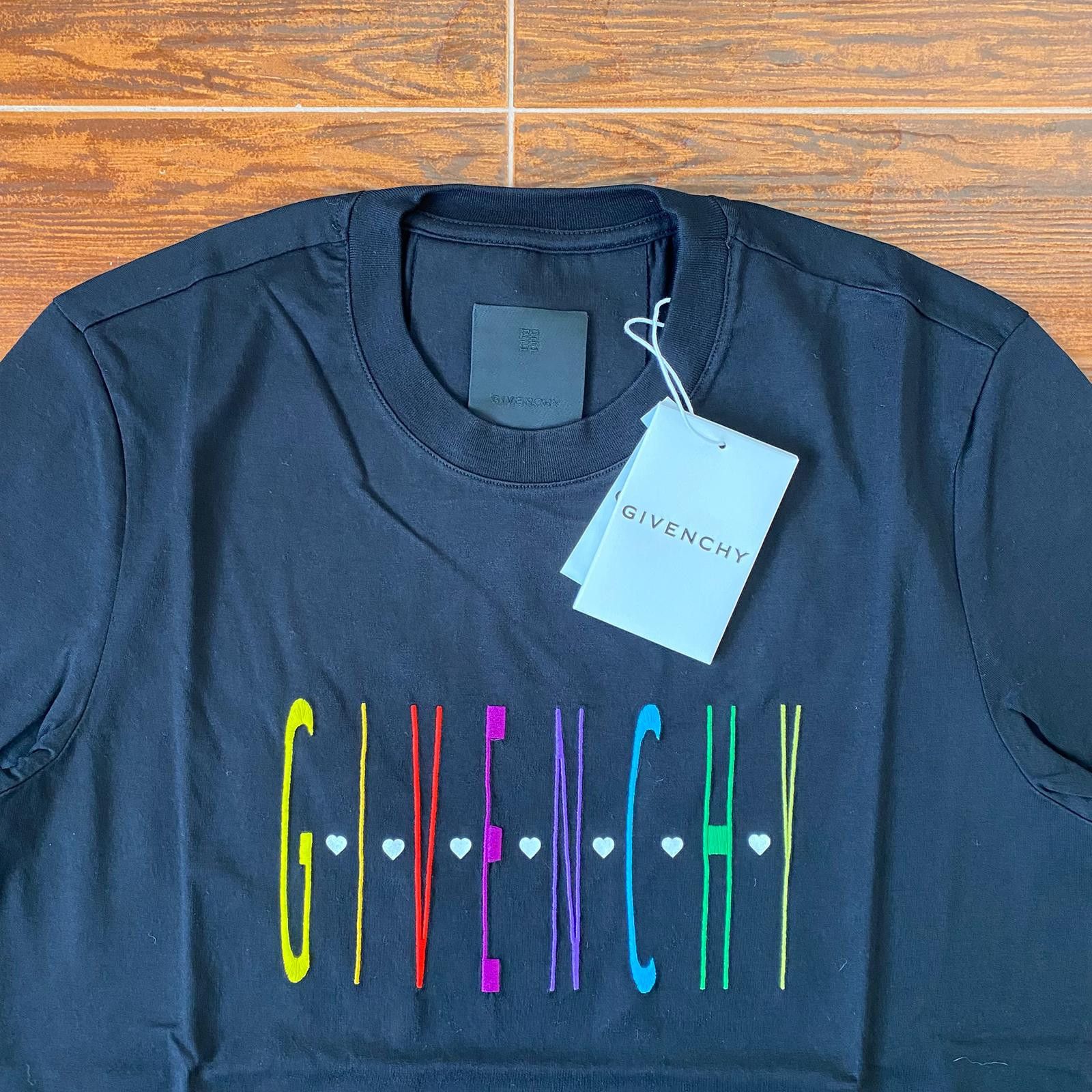 Givenchy x Disney Black Embroidered Rainbow Heart Logo T-Shirt Size US XS / EU 42 / 0 - 6 Thumbnail