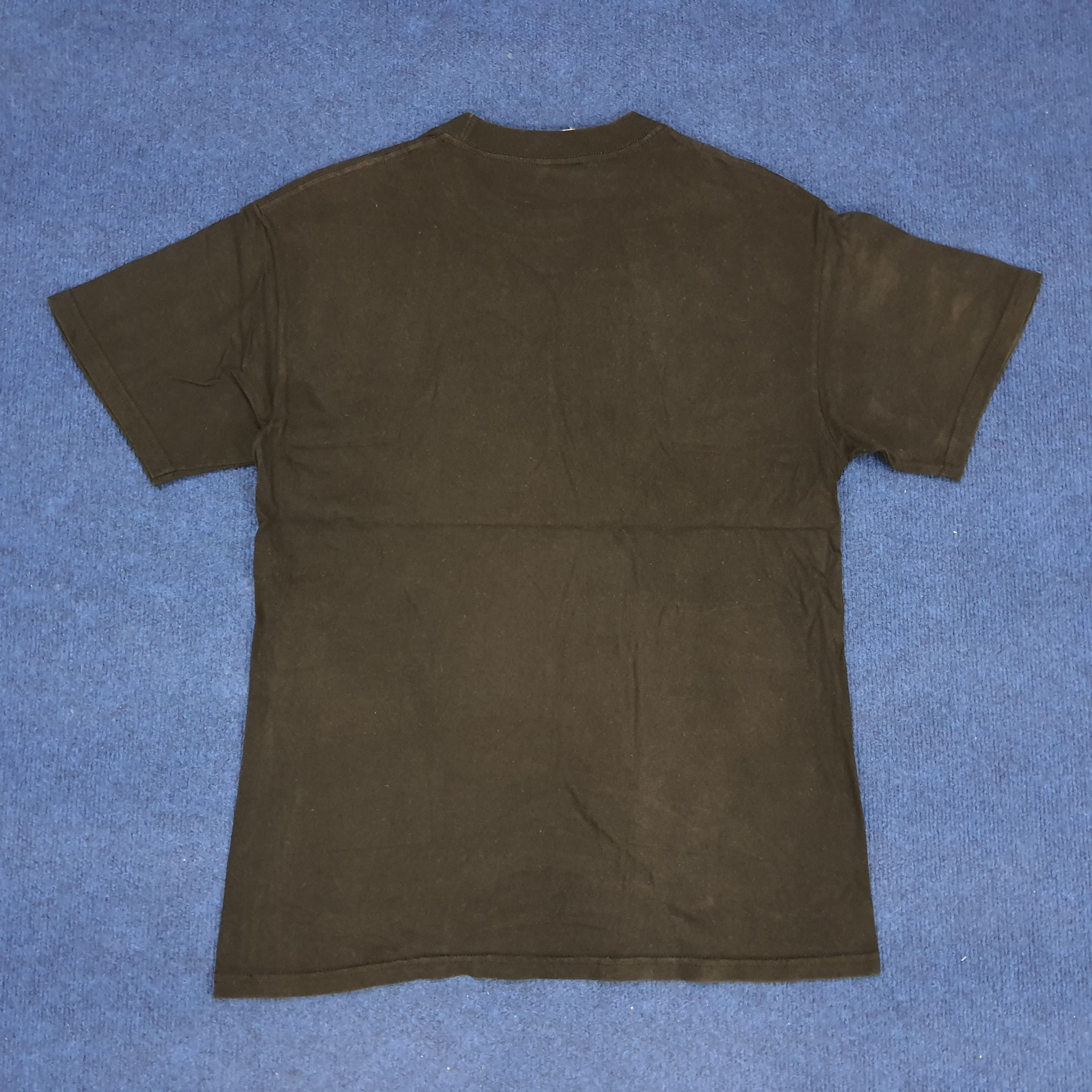 Vintage Vintage The Chronicles of RIDDICK 2004 US Movie T-shirt Size US M / EU 48-50 / 2 - 4 Thumbnail