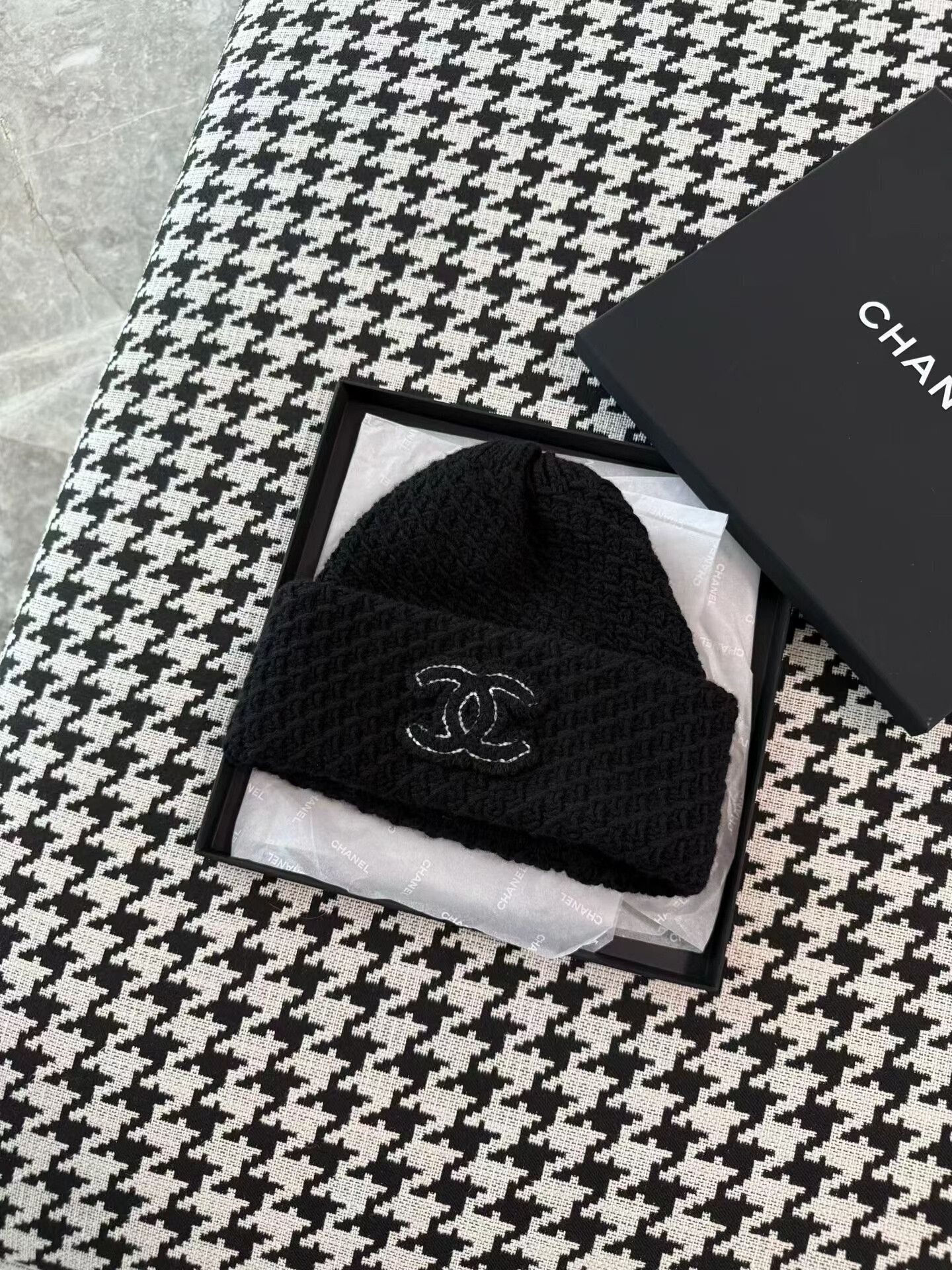 Chanel Chanel 24A Black Knit Beanie Size ONE SIZE - 1 Thumbnail
