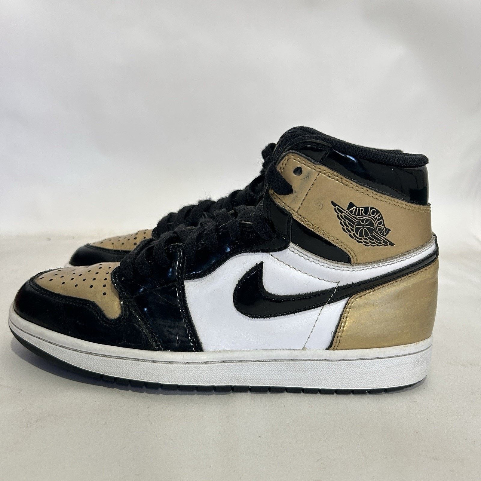 Jordan Brand Nike Air Jordan 1 Retro OG NRG High “Gold Toe” Size US 8.5 / EU 41-42 - 6 Thumbnail