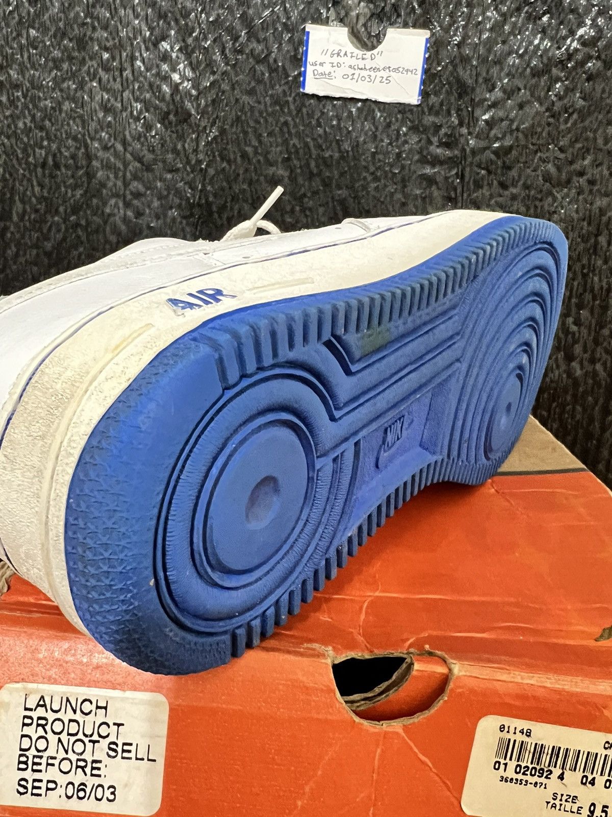 Nike 24hr FLASH SALE* Air Force 1 “2002” VERY RARE OG Size US 9 / EU 42 - 10 Thumbnail