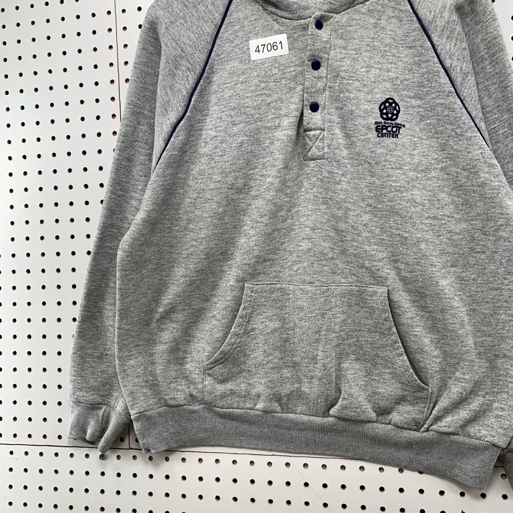 Disney VINTAGE Disney Hoodie Mens XL Gray Epcot Center Fleece Made USA Neon? Size US XL / EU 56 / 4 - 5 Thumbnail