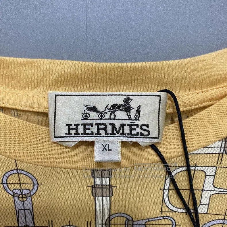 Hermes Hermes Printed Round Neck Short Top Size US XL / EU 56 / 4 - 5 Thumbnail