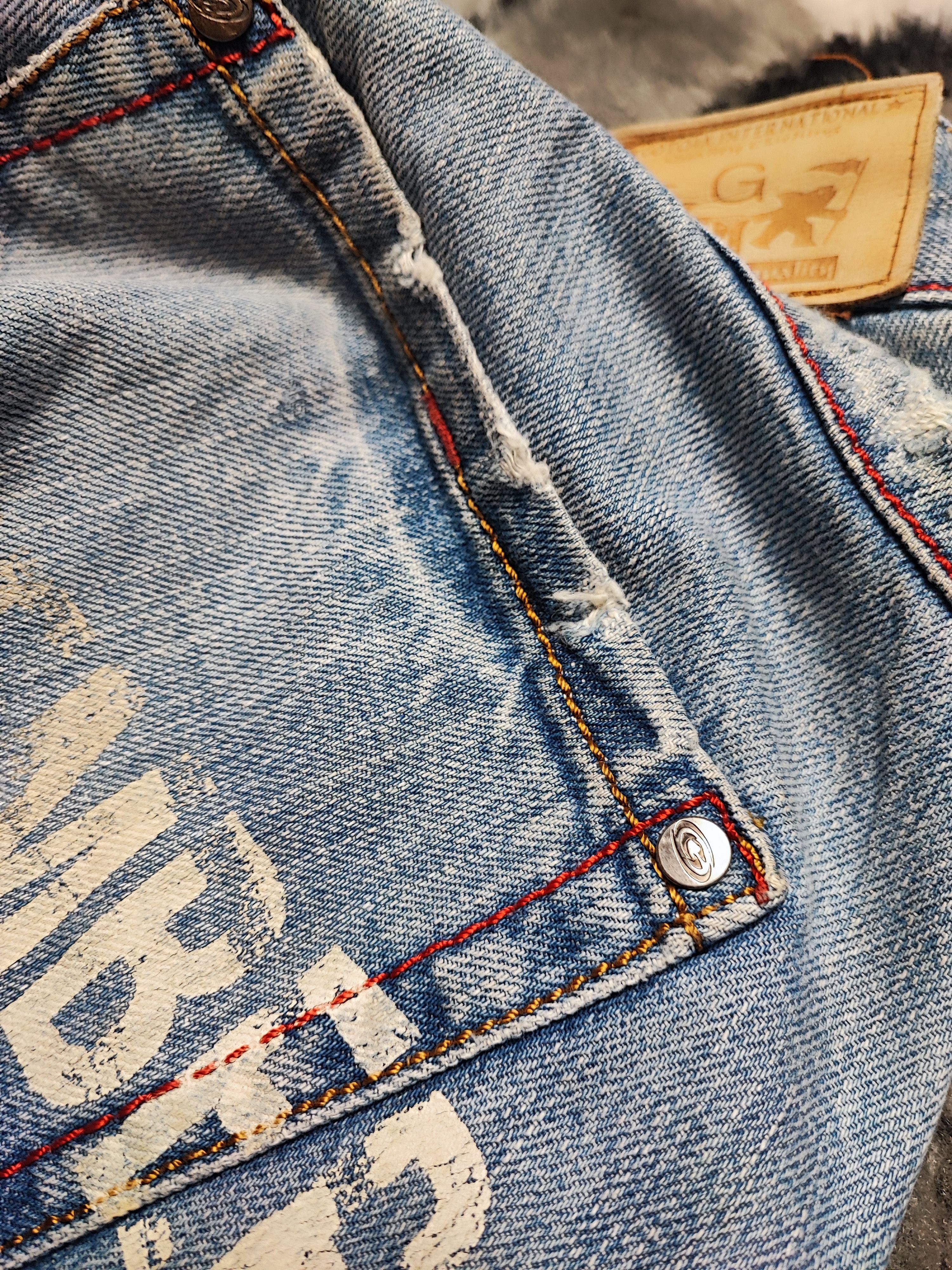 Gotcha Gotcha relaxed fit light wash denim jeans distressed patches Size US 32 / EU 48 - 18 Thumbnail