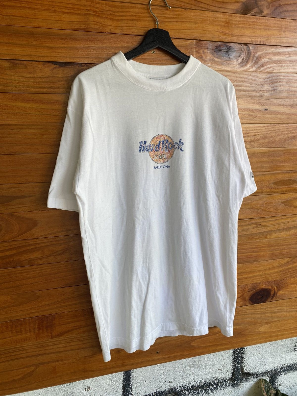 Hard Rock Cafe Vintage 90s Hard Rock Cafe Barcelona Heavy-T Pop Art Design Size US M / EU 48-50 / 2 - 10 Thumbnail