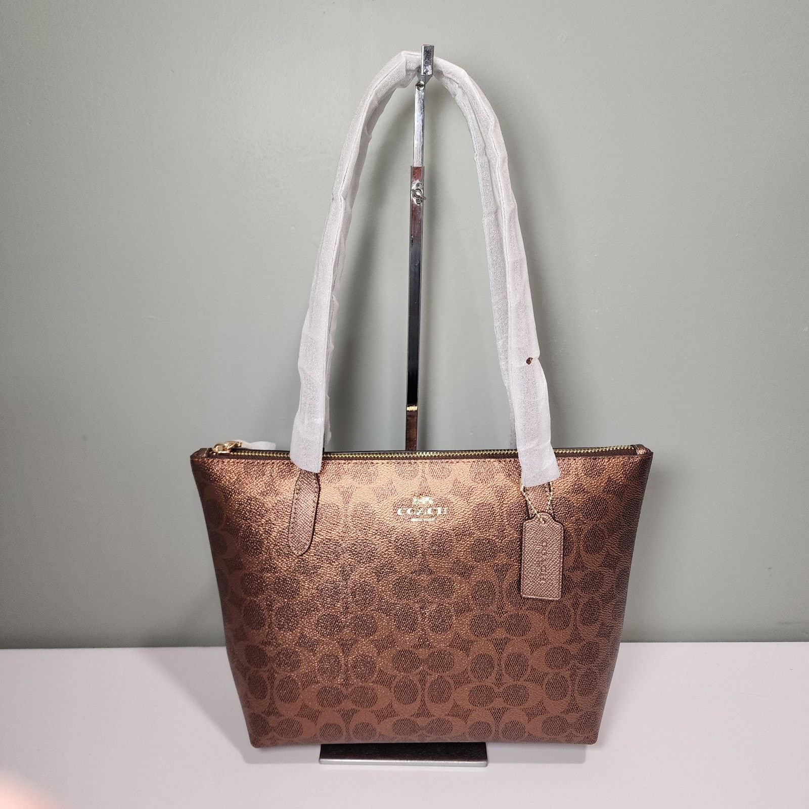 Coach NWT COACH CW396 FIONA ZIP TOTE SIGNATURE GOLD BROWN COPPER Size ONE SIZE - 1 Thumbnail