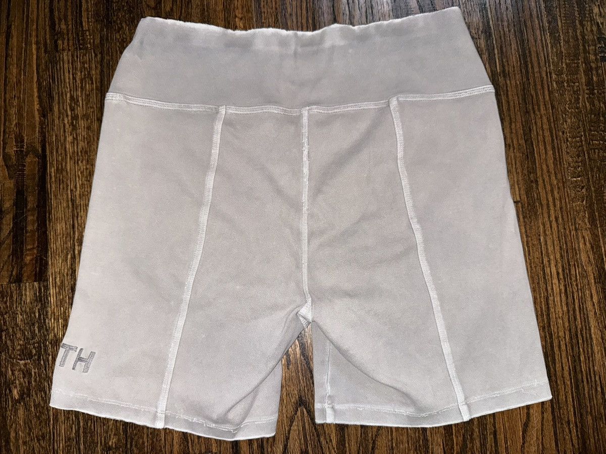 Kith Kith Erika Gray Crystal Wash Biker Shorts Size Large Size 30" / US 8 / IT 44 - 5 Thumbnail