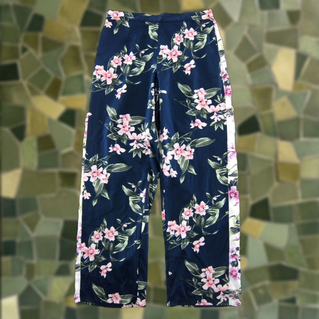 Victoria's Secret Victoria's Secret Blue Pink Floral Pocket Silky Wide Leg Pant Women Medium Size 32" / US 10 / IT 46 - 1 Thumbnail