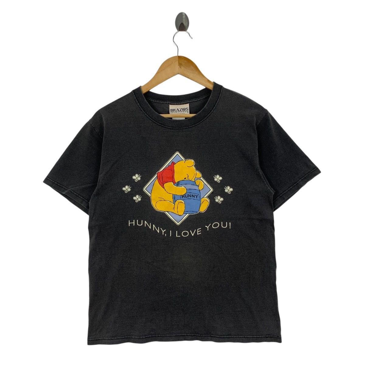 WINNIE Vintage WINNIE THE POOH Hunny Brazos Sportswear Usa Tshirt Size US M / EU 48-50 / 2 - 1 Thumbnail
