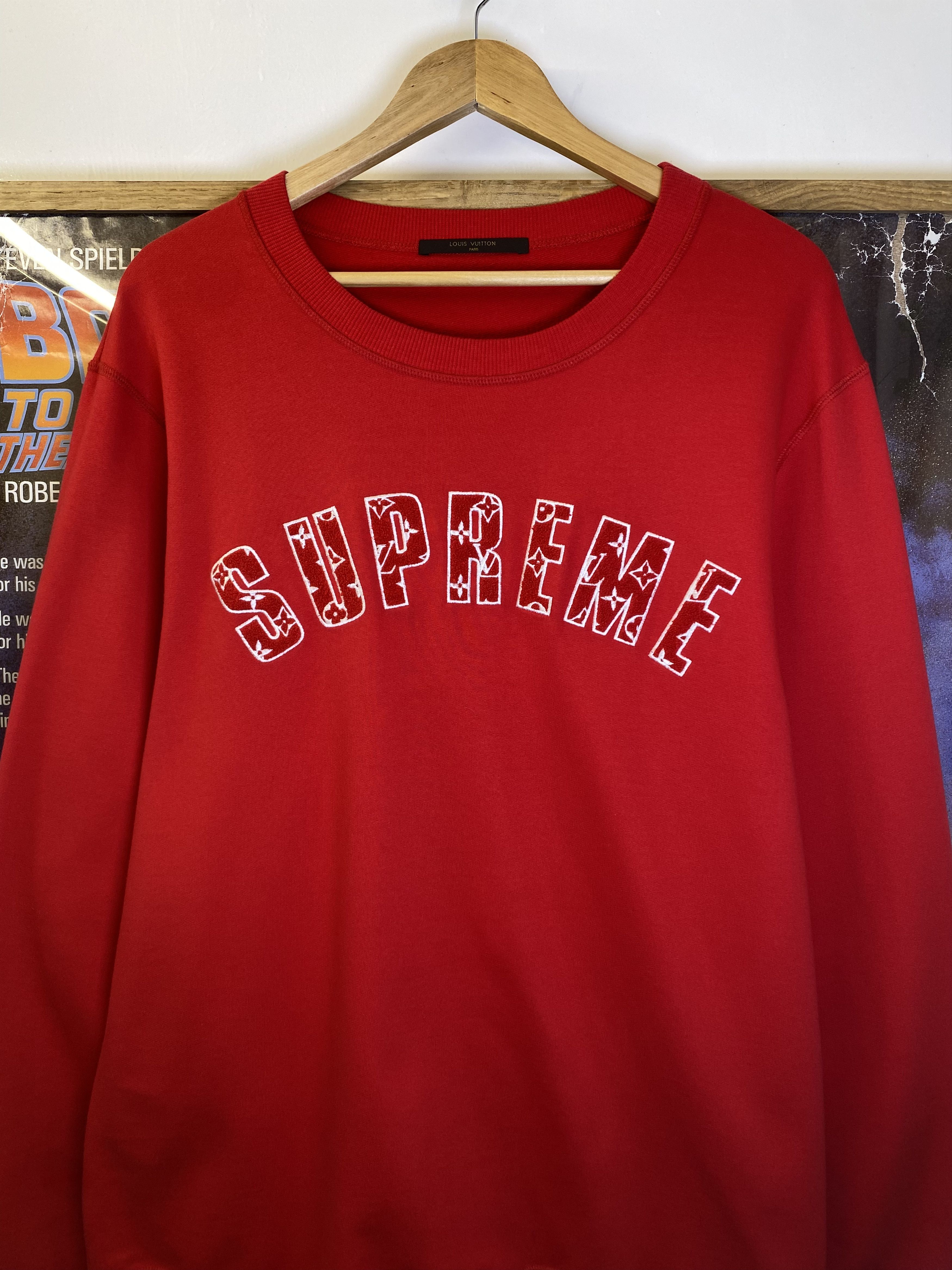 Louis Vuitton × Supreme SS2017 Louis Vuitton x Supreme Arc Spellout Logo Crewneck Size US XXL / EU 58 / 5 - 2 Thumbnail