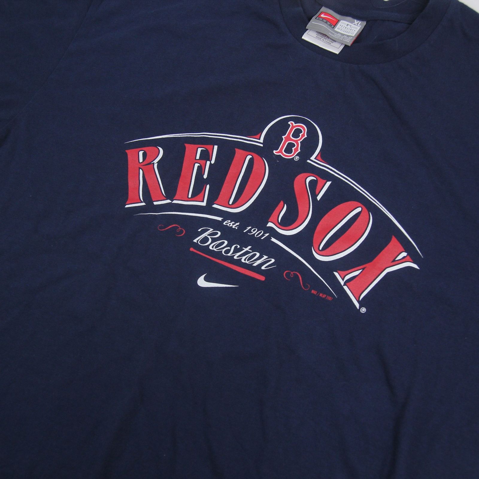 MLB × Nike × Vintage Vintage Nike Boston Red Sox Graphic T Shirt Size US XL / EU 56 / 4 - 2 Thumbnail