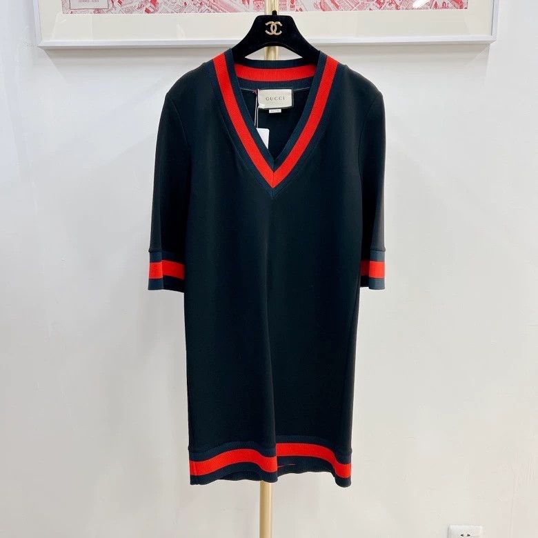Gucci Gucci Black V-neck dress Size XS / US 0-2 / IT 36-38 - 1 Thumbnail