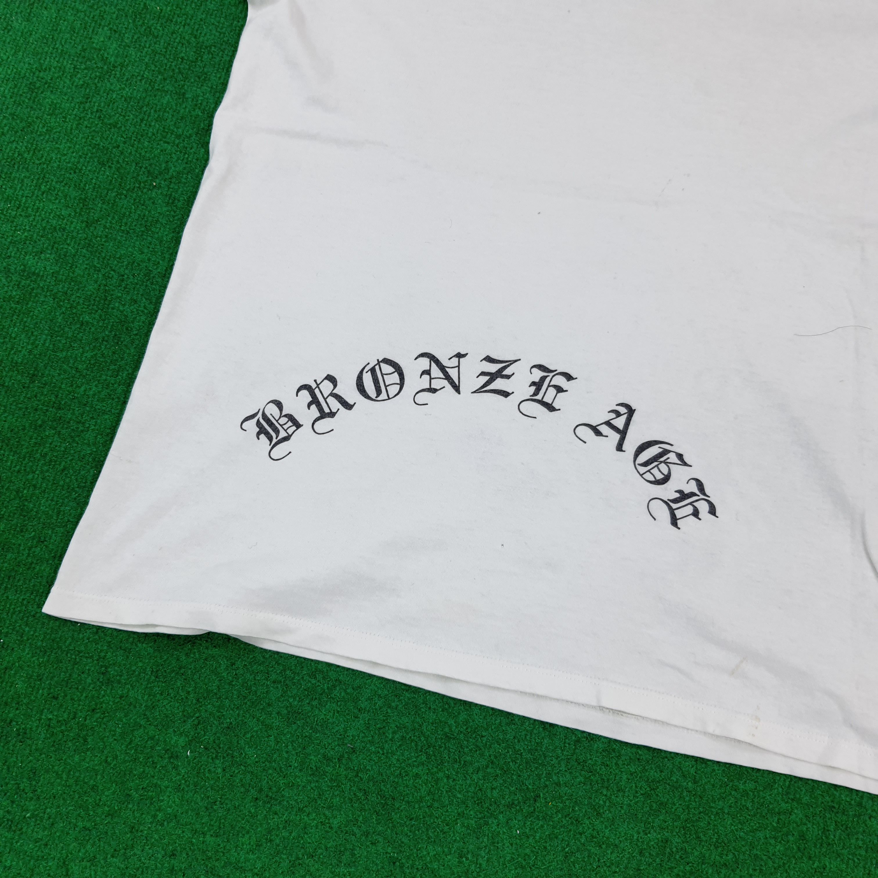 Vintage Vintage Bronze Age Surfing Brand Tshirt Size US L / EU 52-54 / 3 - 4 Thumbnail