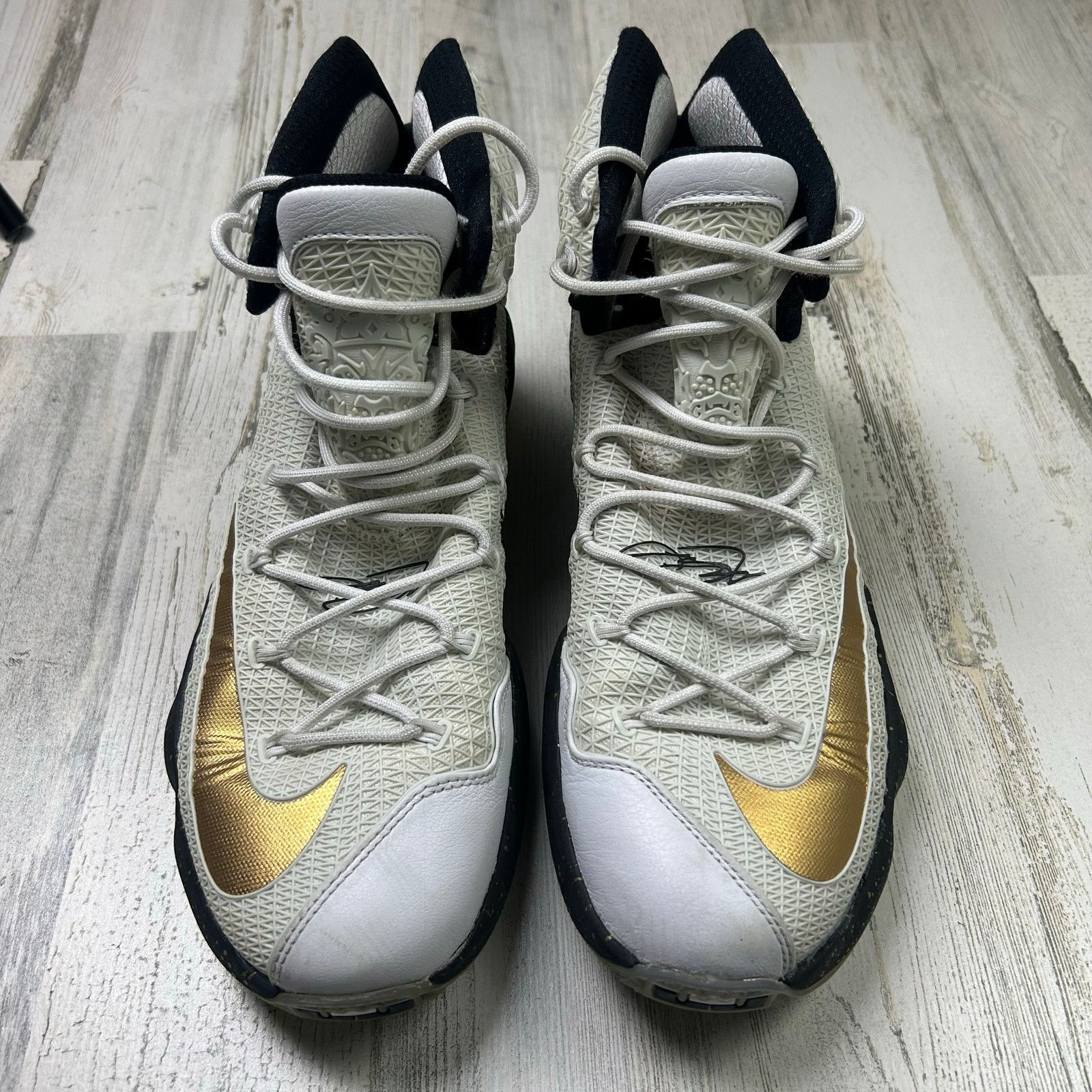 Nike Nike LeBron 13 Elite Gold Size 12 - 831923-170 Size US 12 / EU 45 - 2 Thumbnail