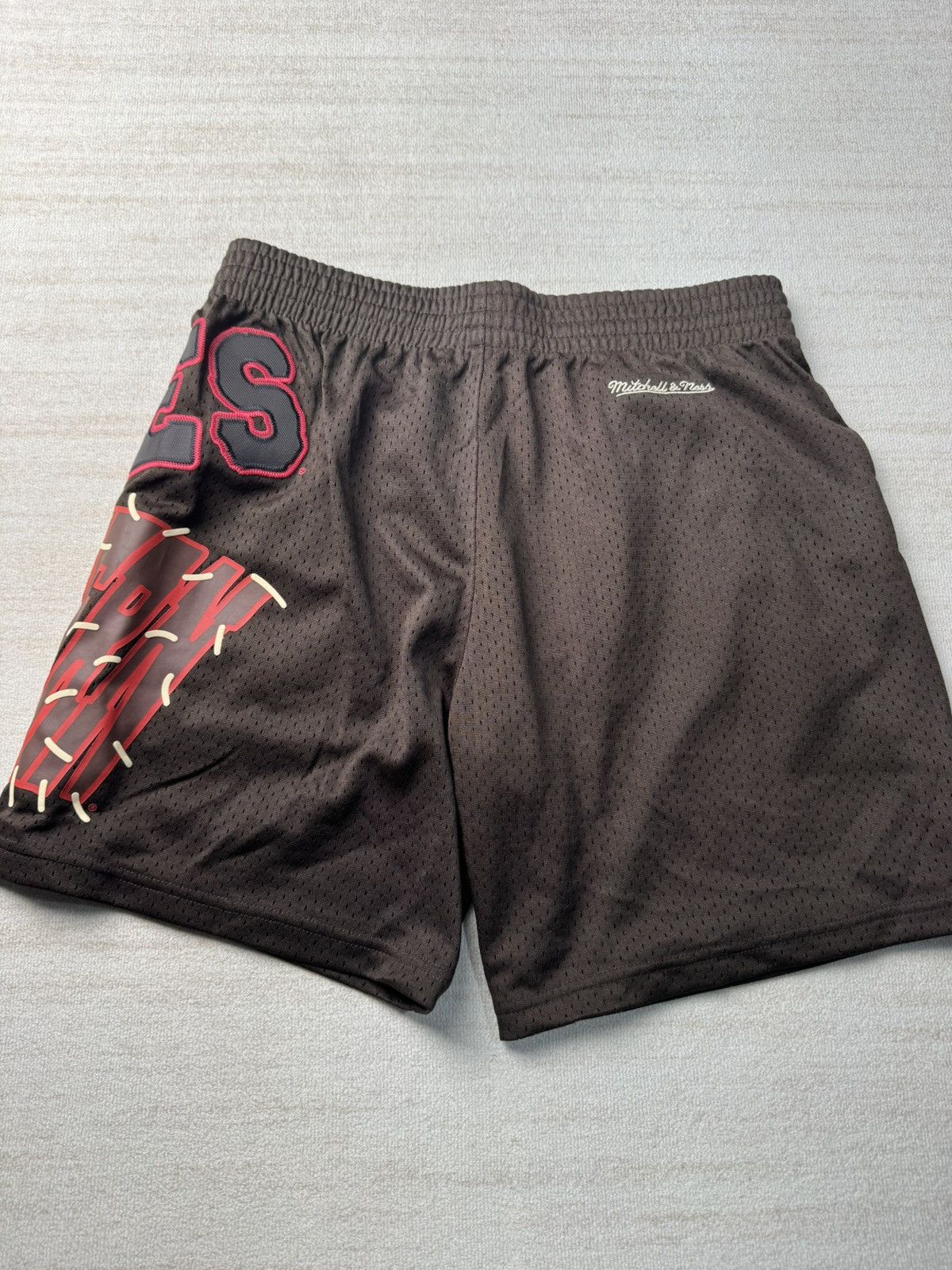 Mitchell & Ness × Travis Scott Northeastern huskies shorts M Size US 32 / EU 48 - 5 Thumbnail
