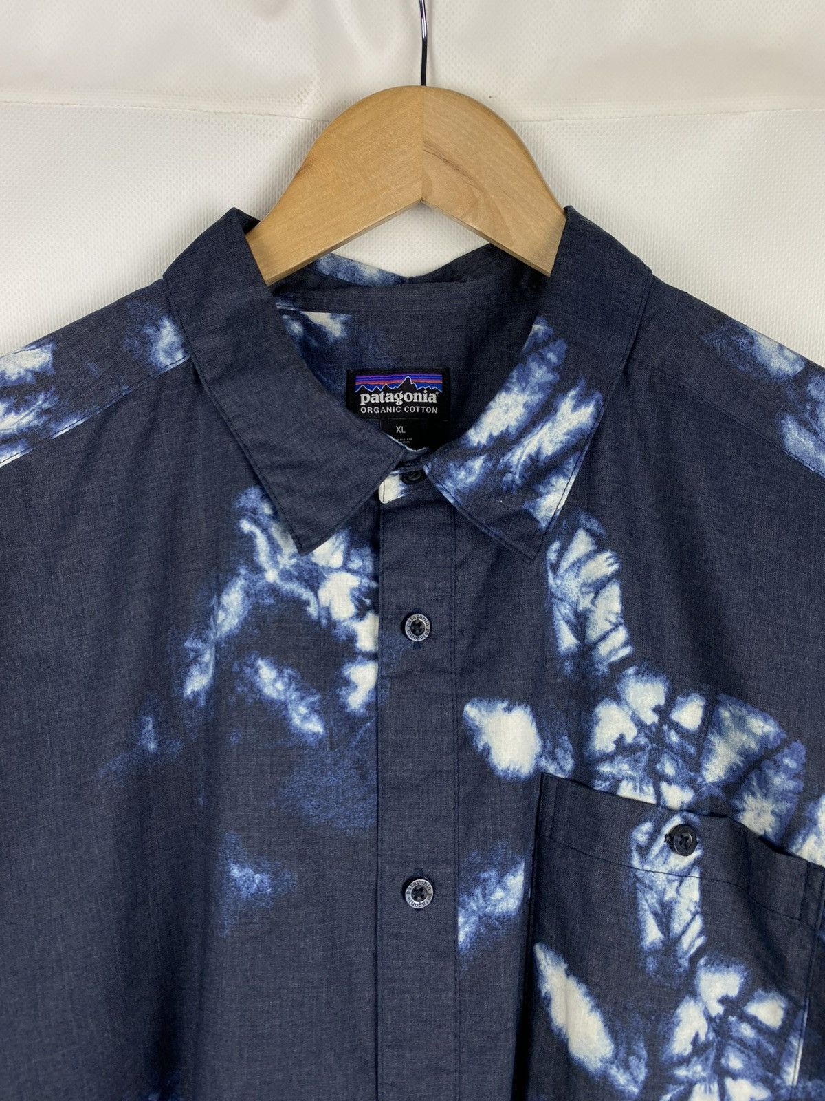 Patagonia Patagonia overprinted Hawaiian short sleeve button up shirt Size US XL / EU 56 / 4 - 8 Thumbnail