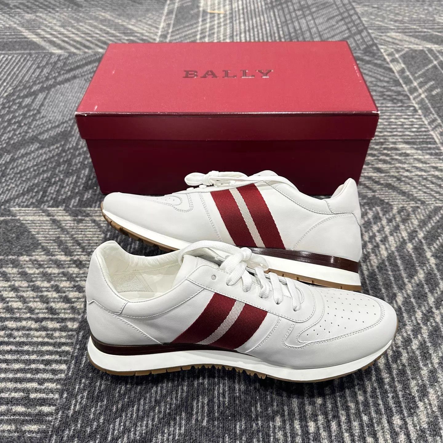 Bally Bally Leather Red & White Stripe Sneakers Size 42.5 Size US 9.5 / EU 42-43 - 5 Thumbnail