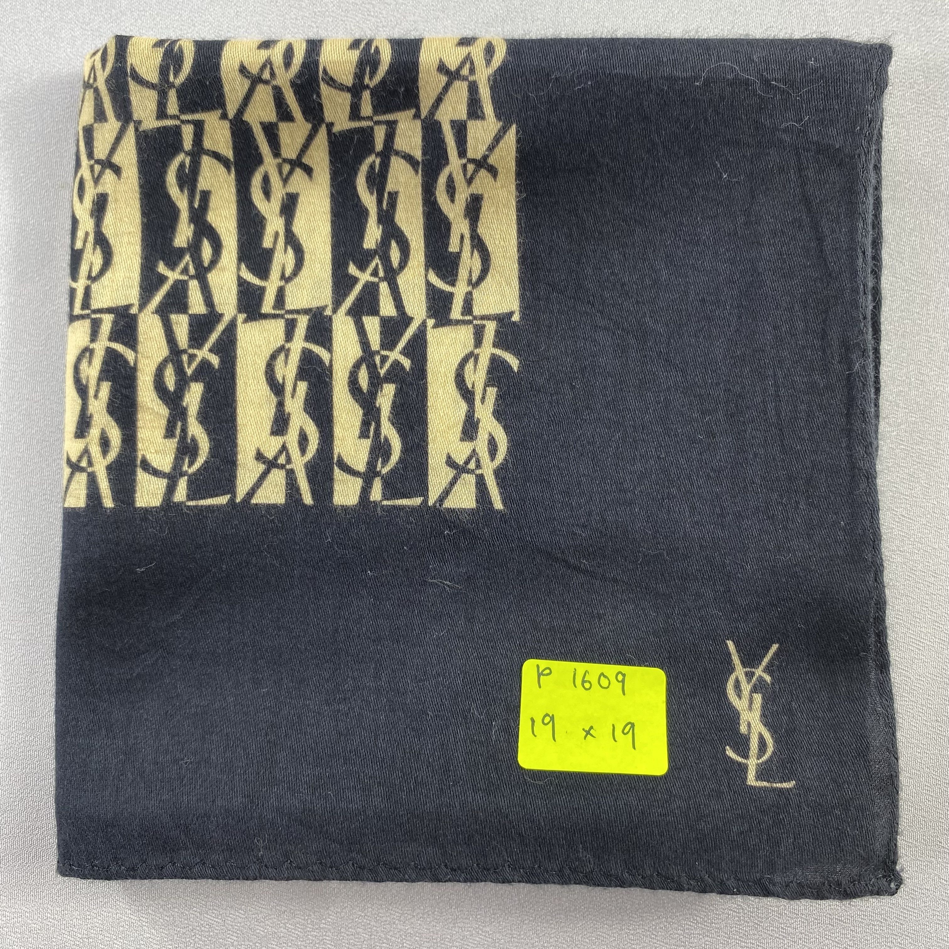 Vintage Yves Saint Laurent Handkerchief / Neckerchief-P1609 Size ONE SIZE - 5 Thumbnail