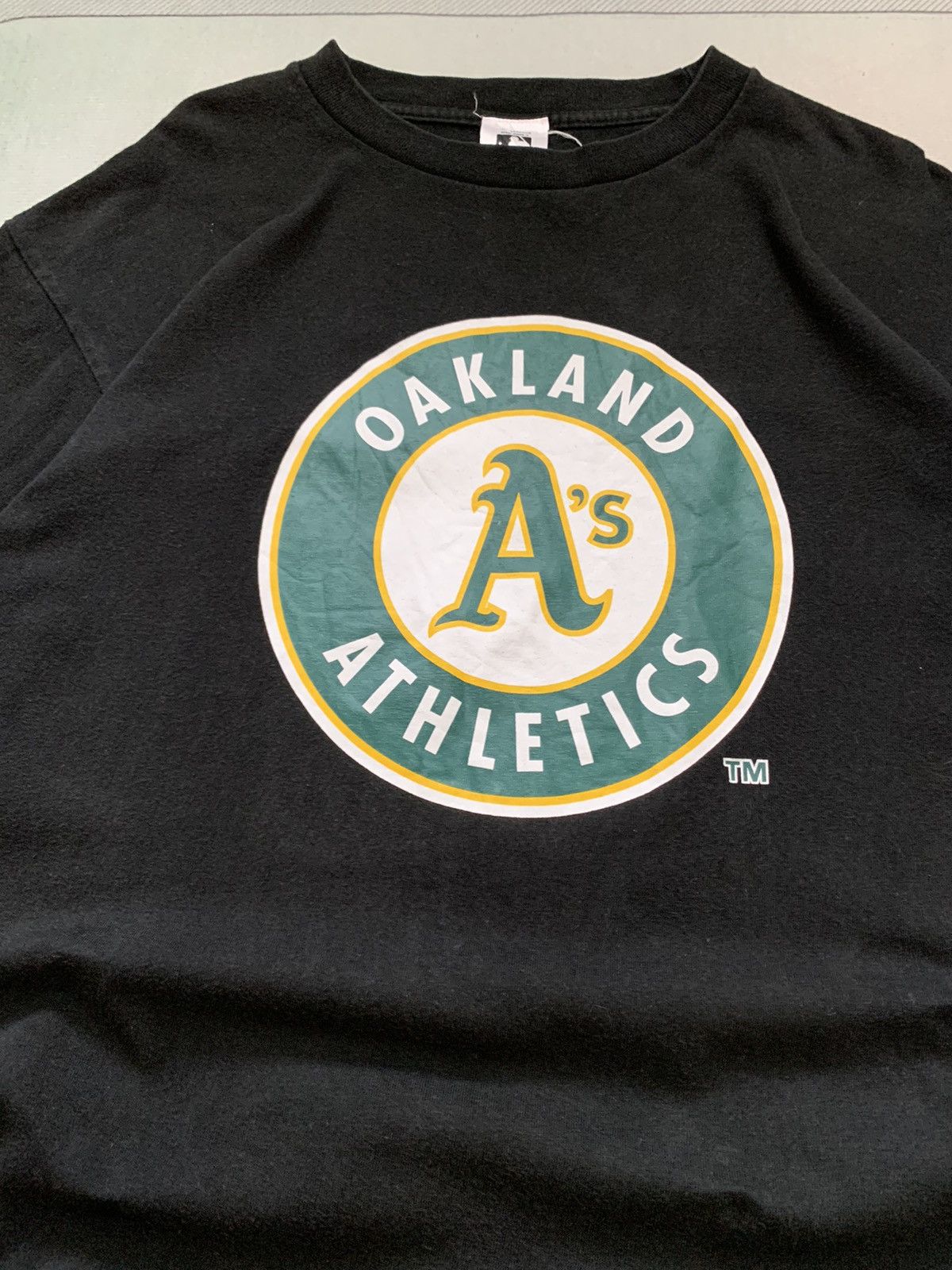 Japanese Brand Vintage Y2K Oakland Athletics Tee Size XL Size US XL / EU 56 / 4 - 2 Thumbnail