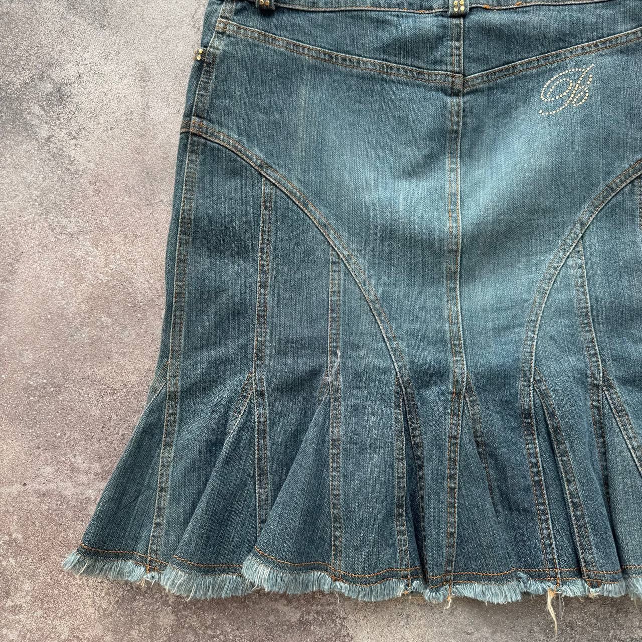 Blumarine Miss Blumarine Y2K Vintage Washed Denim Pleated Skirt Size 28" / US 6 / IT 42 - 12 Thumbnail