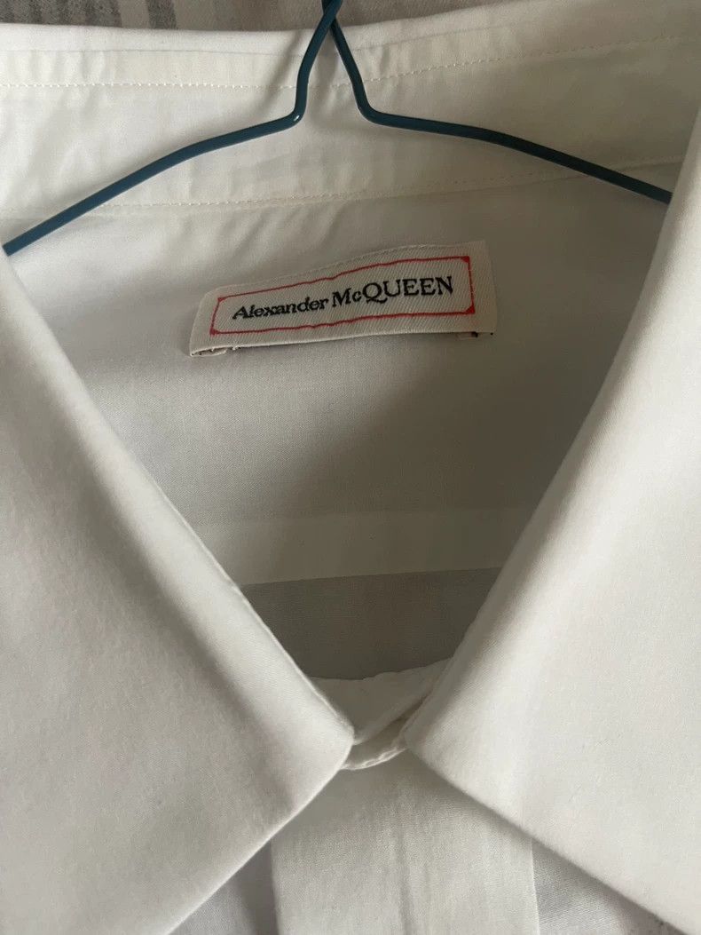Alexander McQueen Alexander McQUEEN Dragonfly printed shirt, white. The fabri Size L / US 10 / IT 46 - 2 Thumbnail