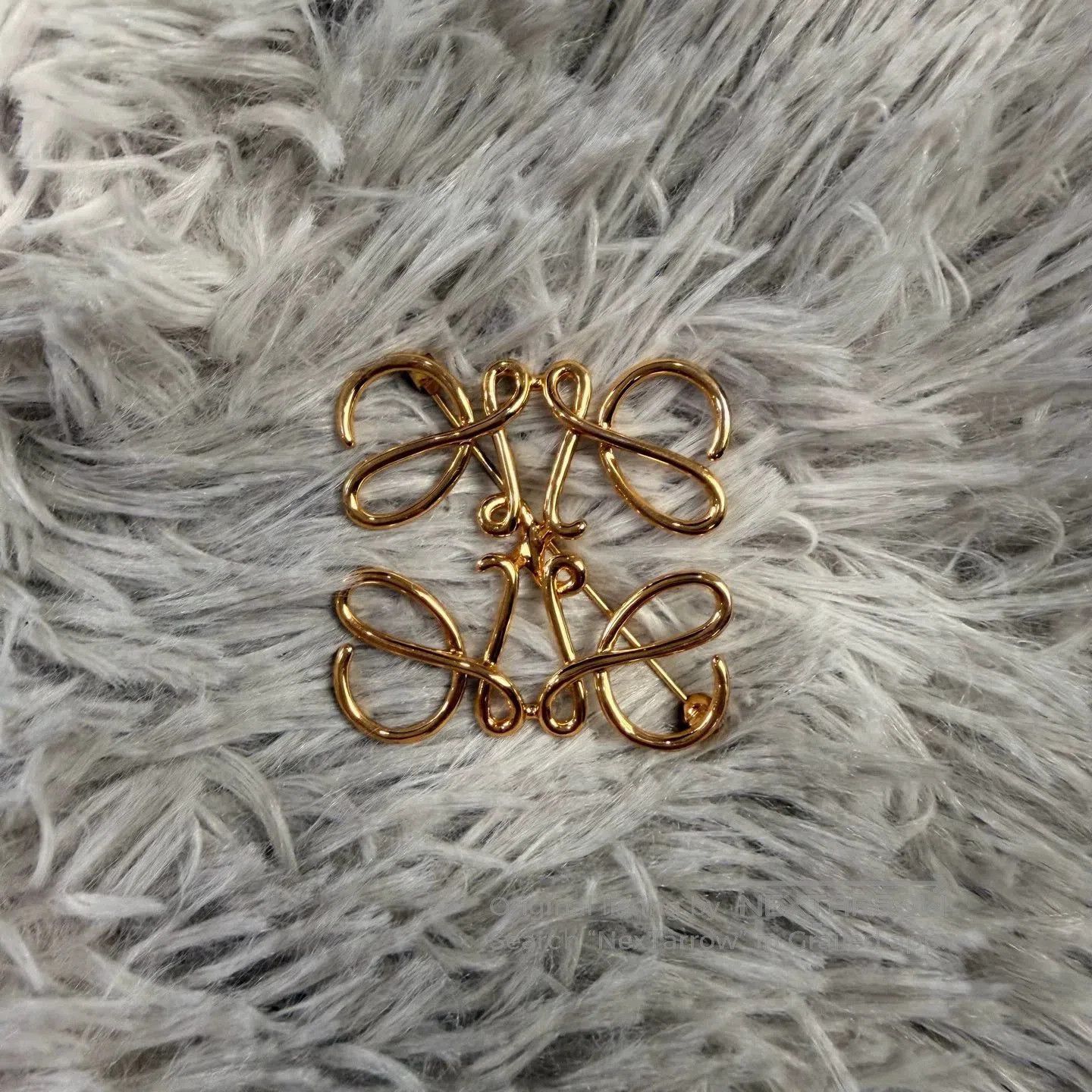 Loewe loewe brass formal suit brooch. Size ONE SIZE - 6 Thumbnail