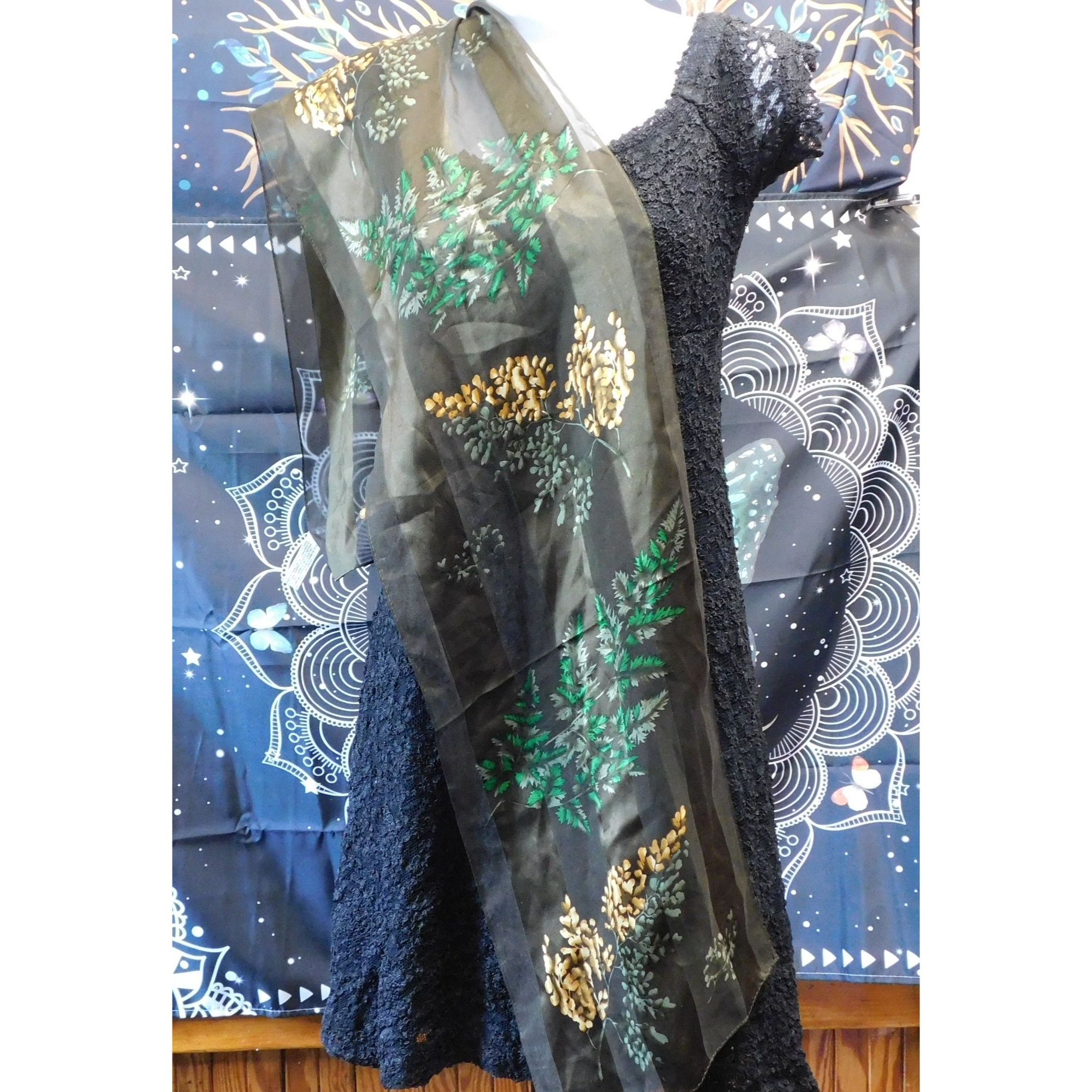 Other Elaine Gold Silk Scarf With Floral Design In Green & Gold 60 Size ONE SIZE - 3 Thumbnail