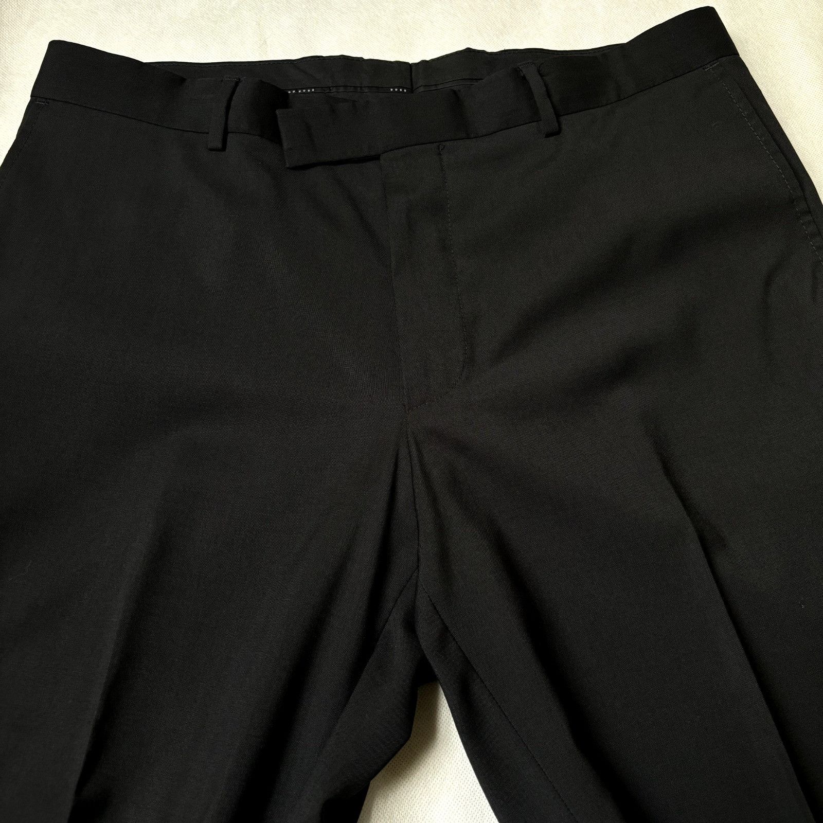 Hugo Boss Hugo Boss Men's Black Dress Pants Size 35R Virgin Wool Pleat Size 34R - 9 Thumbnail