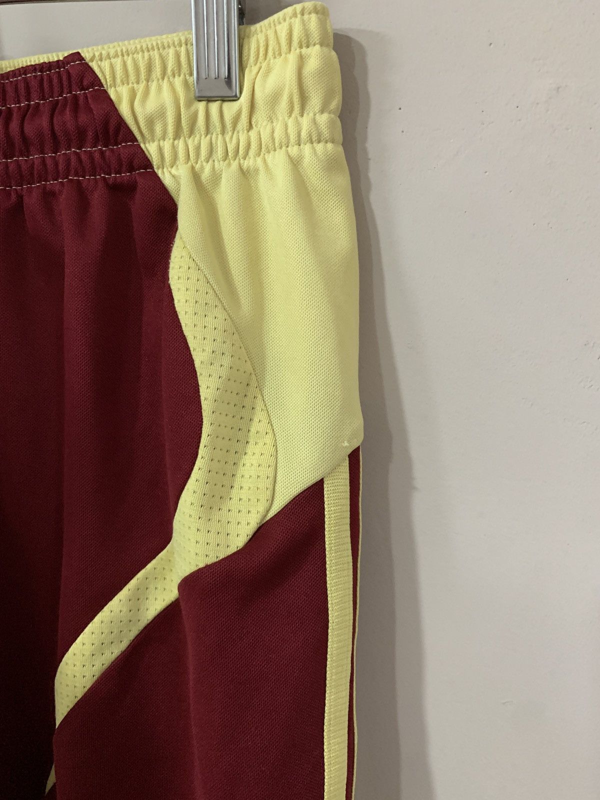 Adidas × Vintage Newcastle United Goalkeeper Football Shorts Vintage Adidas Size US 32 / EU 48 - 5 Thumbnail
