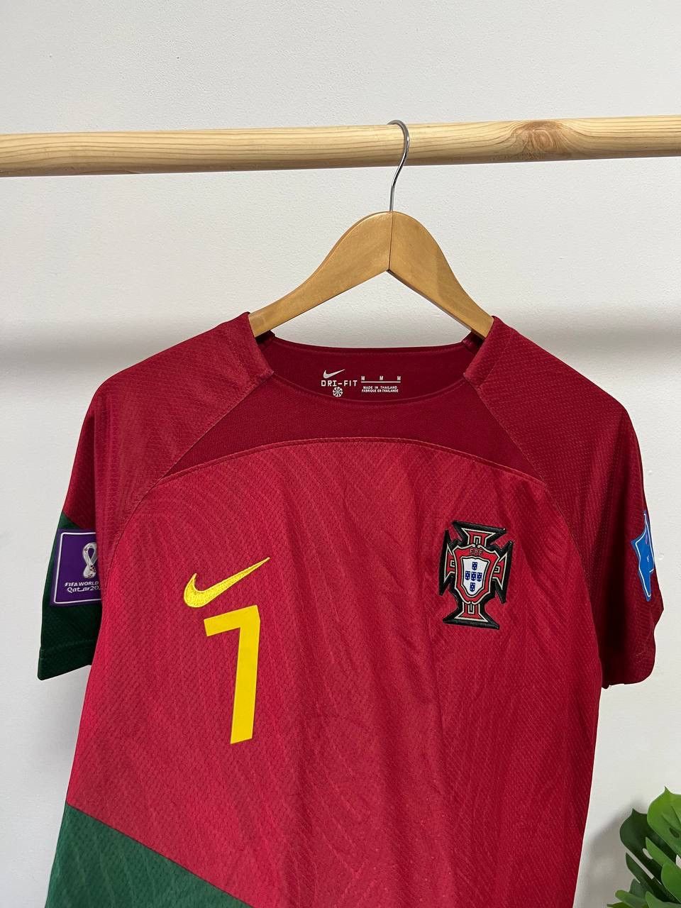 Nike NIKE PORTUGAL #7 RONALDO AWAY SOCCER JERSEY SZ M Size US M / EU 48-50 / 2 - 12 Thumbnail