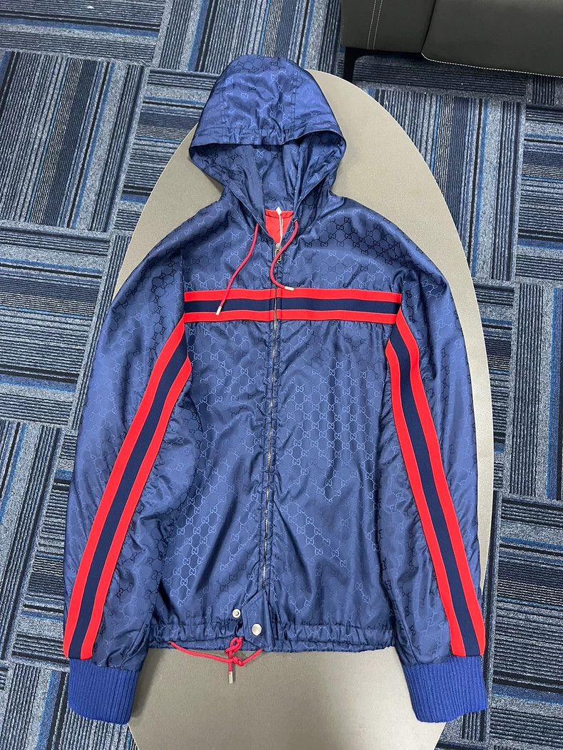 Gucci Gucci Full-printed red striped hooded windbreaker jacket 25 Size US S / EU 44-46 / 1 - 1 Thumbnail