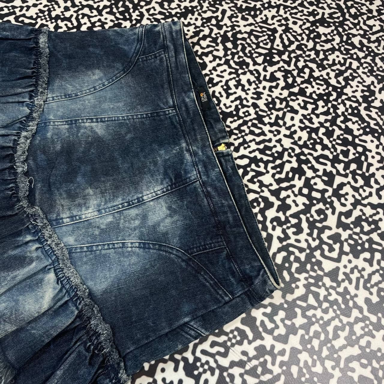 Japanese Brand Vintage Y2K Japanese Sexy Flared Mini Skirt Retro 90s Style Size 26" / US 2 / IT 38 - 7 Thumbnail