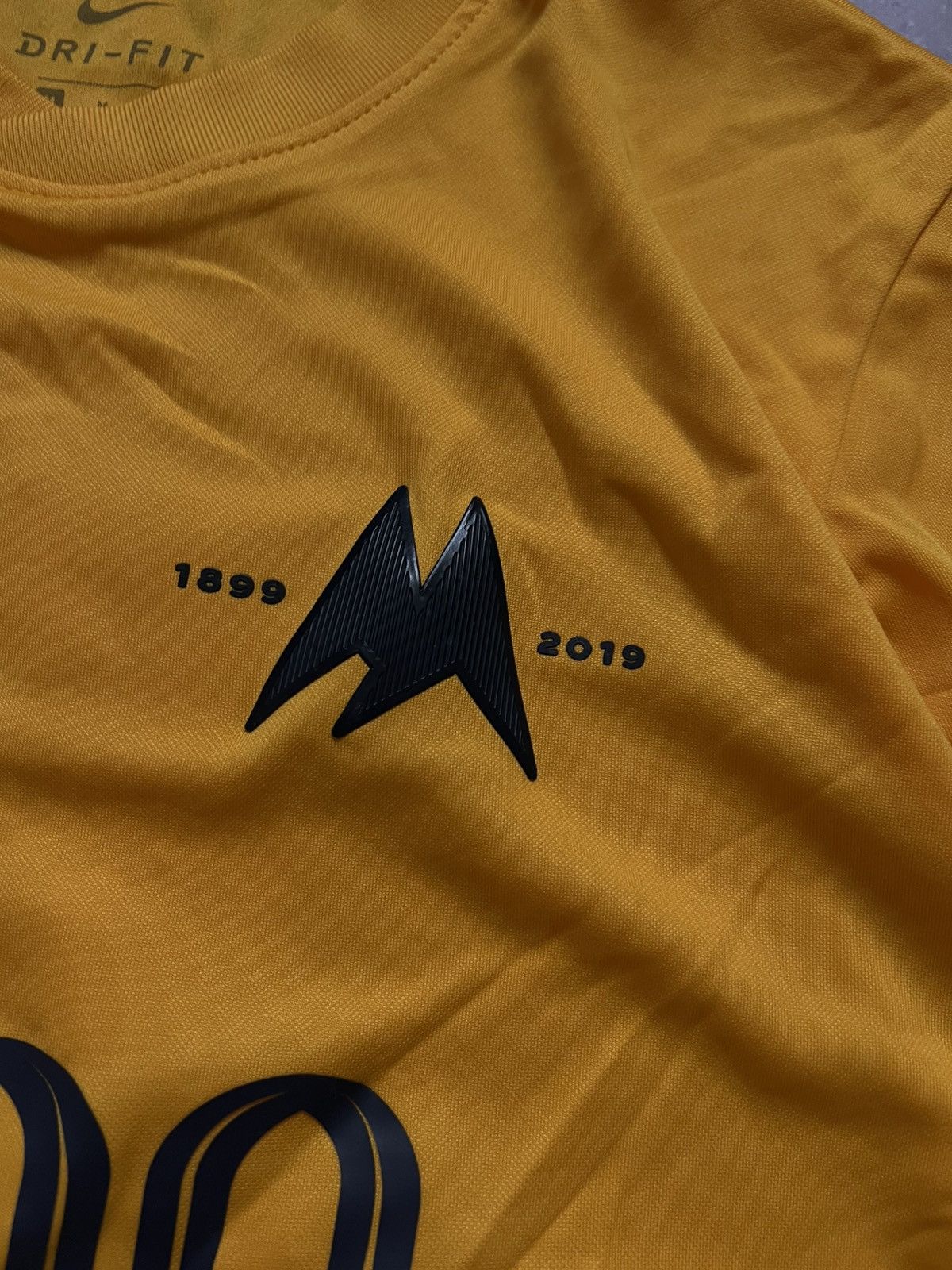 Nike Torquay United 2019-20 Nike t-shirt football jersey sz M #8 Size US M / EU 48-50 / 2 - 4 Thumbnail