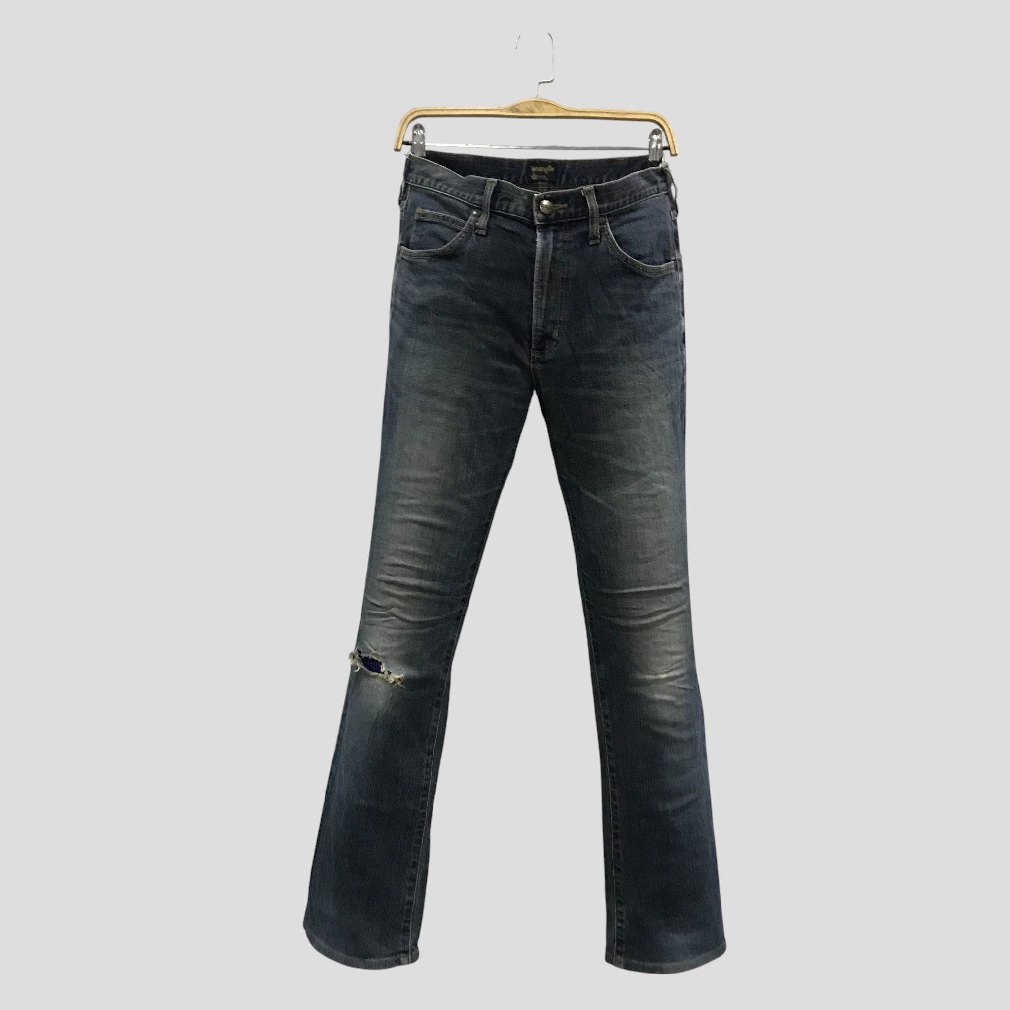 Wrangler Vintage 90's Wrangler Distressed Bootcut Jeans Size US 31 - 1 Thumbnail