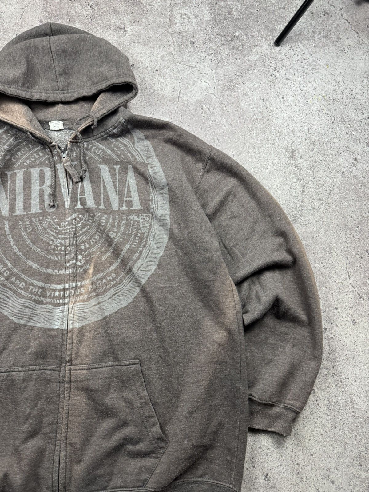 Band Tees Vintage 90 NIRVANA KURT COBAIN Grunge Memory Faded Hoodie Size US XL / EU 56 / 4 - 4 Thumbnail