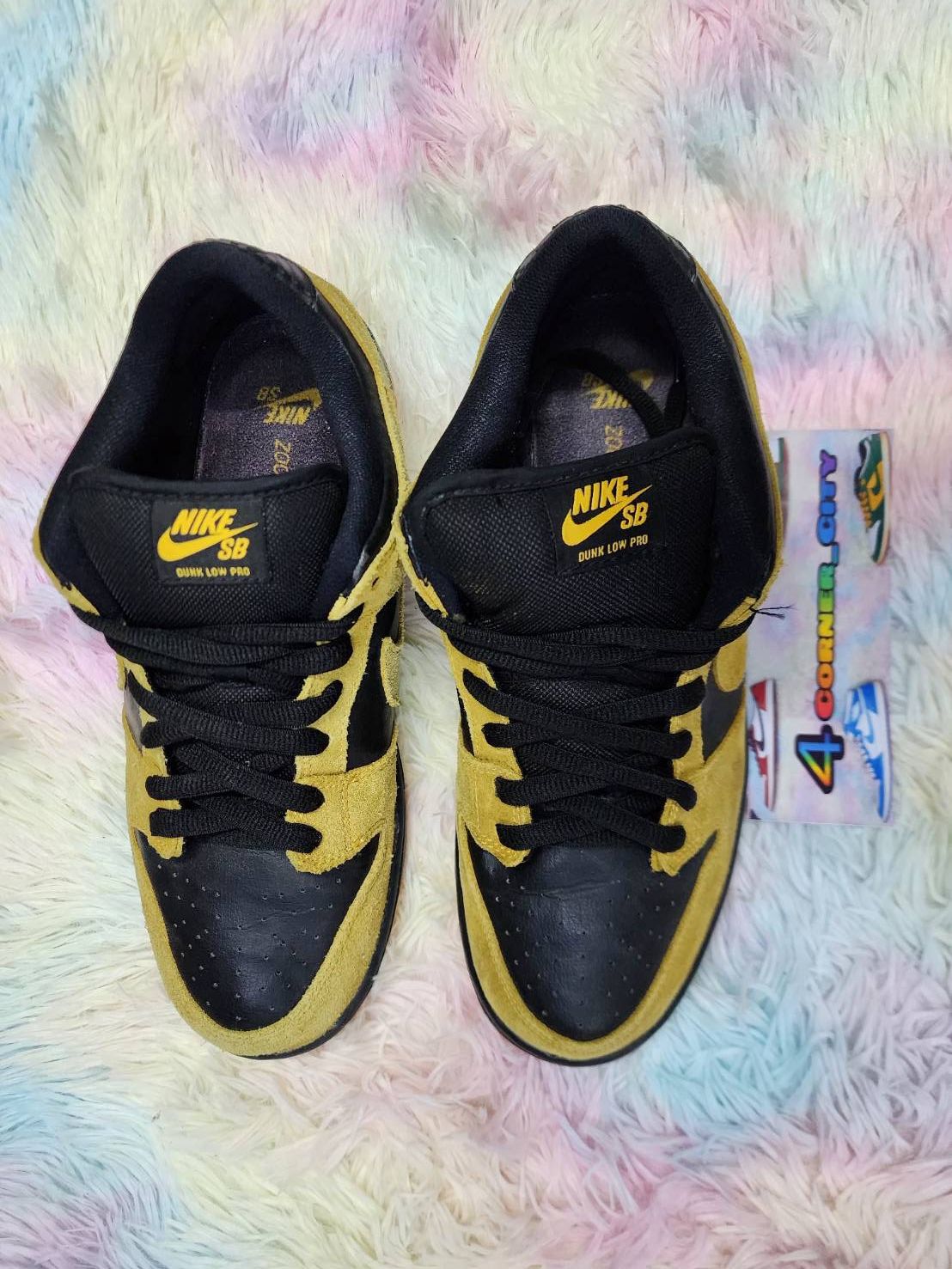Nike Nike Sb Dunk Low Iowa Size US 10.5 / EU 43-44 - 2 Thumbnail