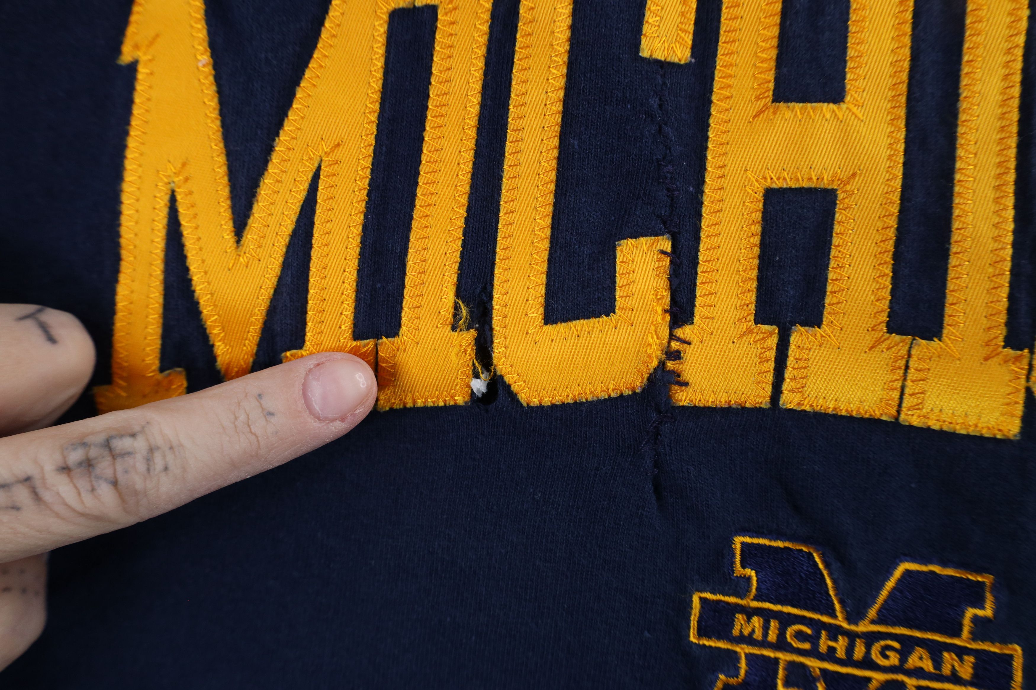 Vintage Vintage 90s Spell Out University of Michigan T-Shirt Blue Size US XXL / EU 58 / 5 - 6 Thumbnail