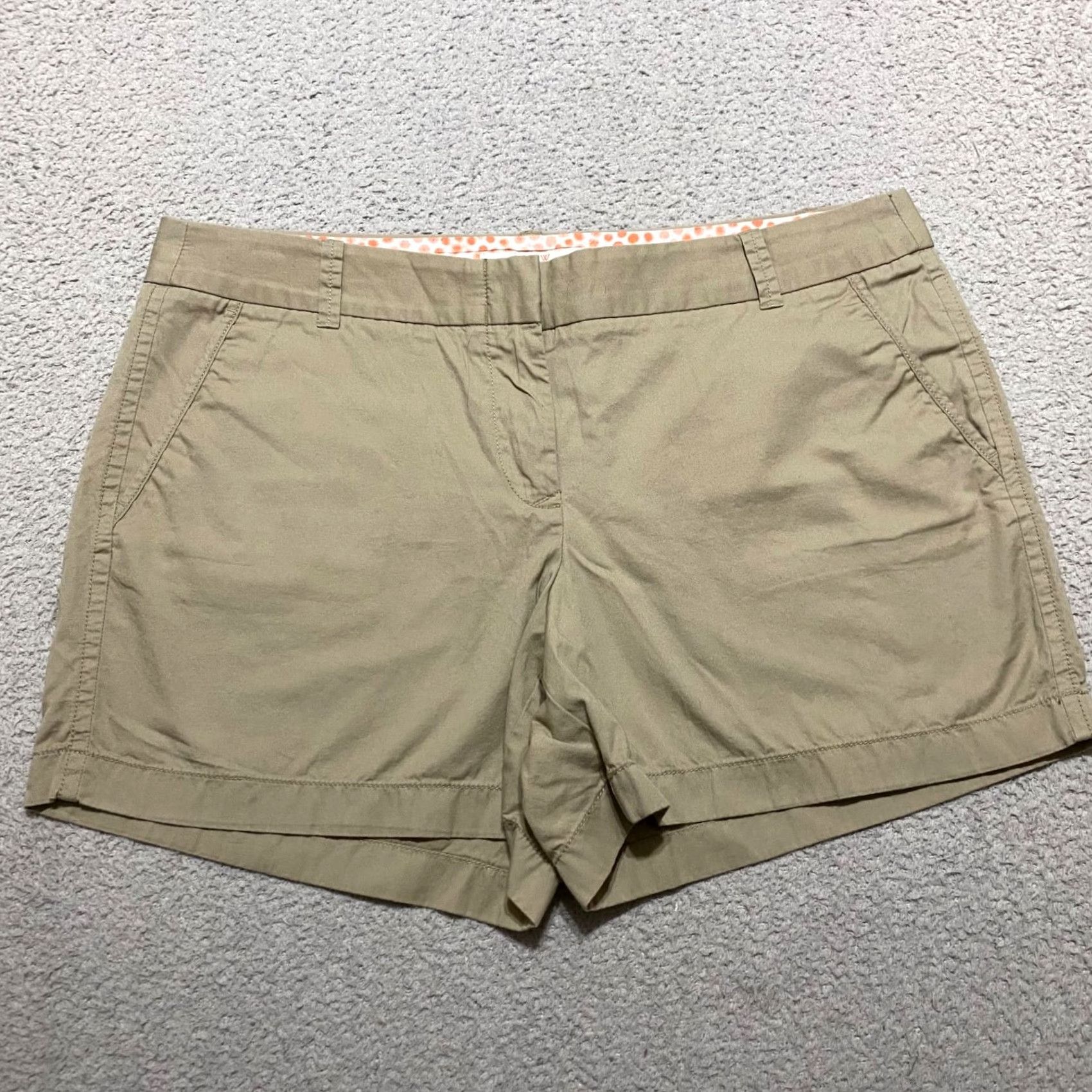 J.Crew J.CREW Shorts Beige 100% Cotton Mid Rise 14 Short Pockets Inseam 4" Casual Women / Beige / J.CREW / 14 / Regular / Solid / Vintage: No Size 36" / US 14 / IT 50 - 2 Thumbnail