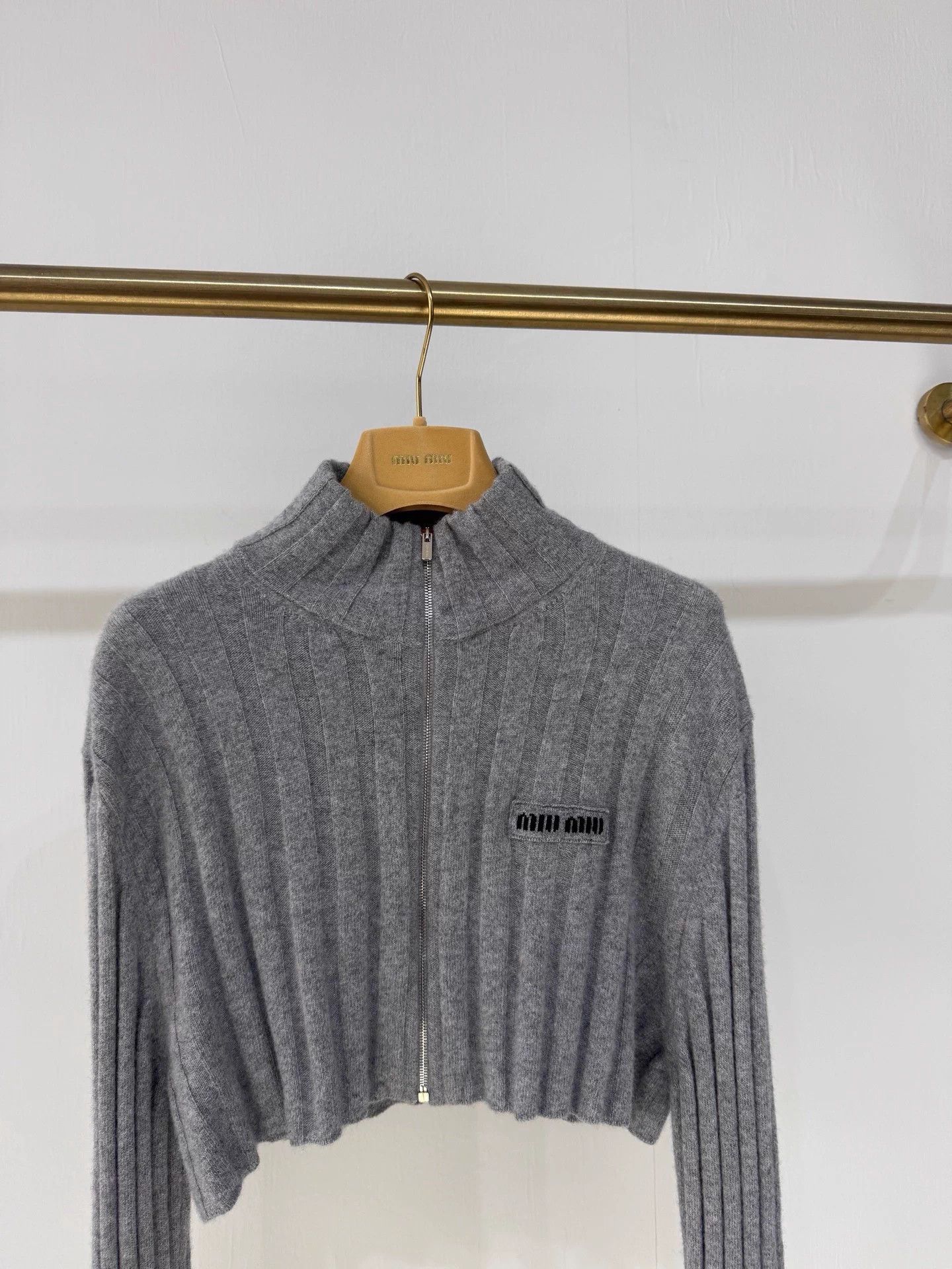 Miu Miu Miu Miu 26SS T-neck Zipper Short Cashmere Cardi 40 99 New Size S / US 4 / IT 40 - 2 Thumbnail