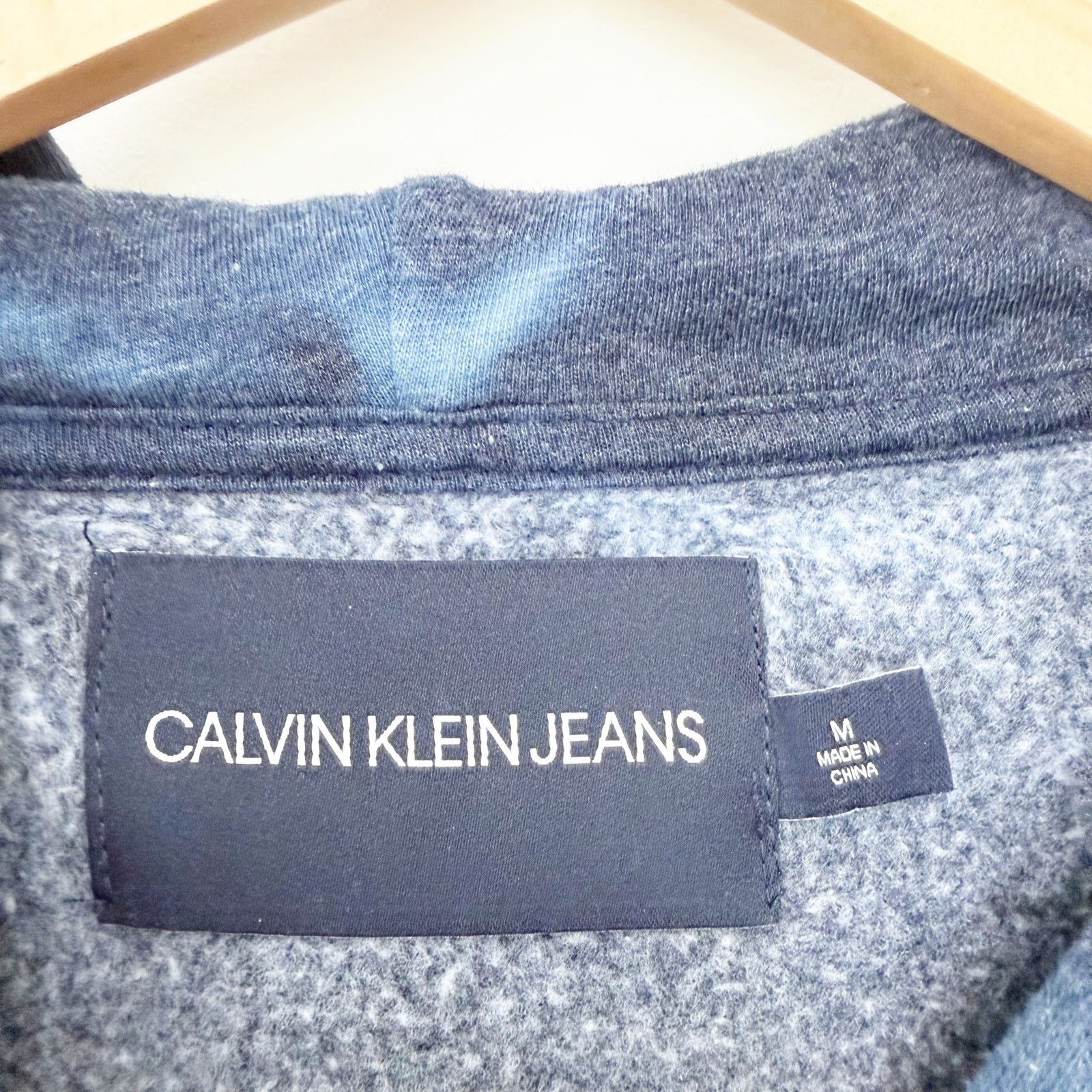 Calvin Klein Calvin Klein Blue Tie Dye Ombre Cropped Hoodie Sz M Size M / US 6-8 / IT 42-44 - 3 Thumbnail