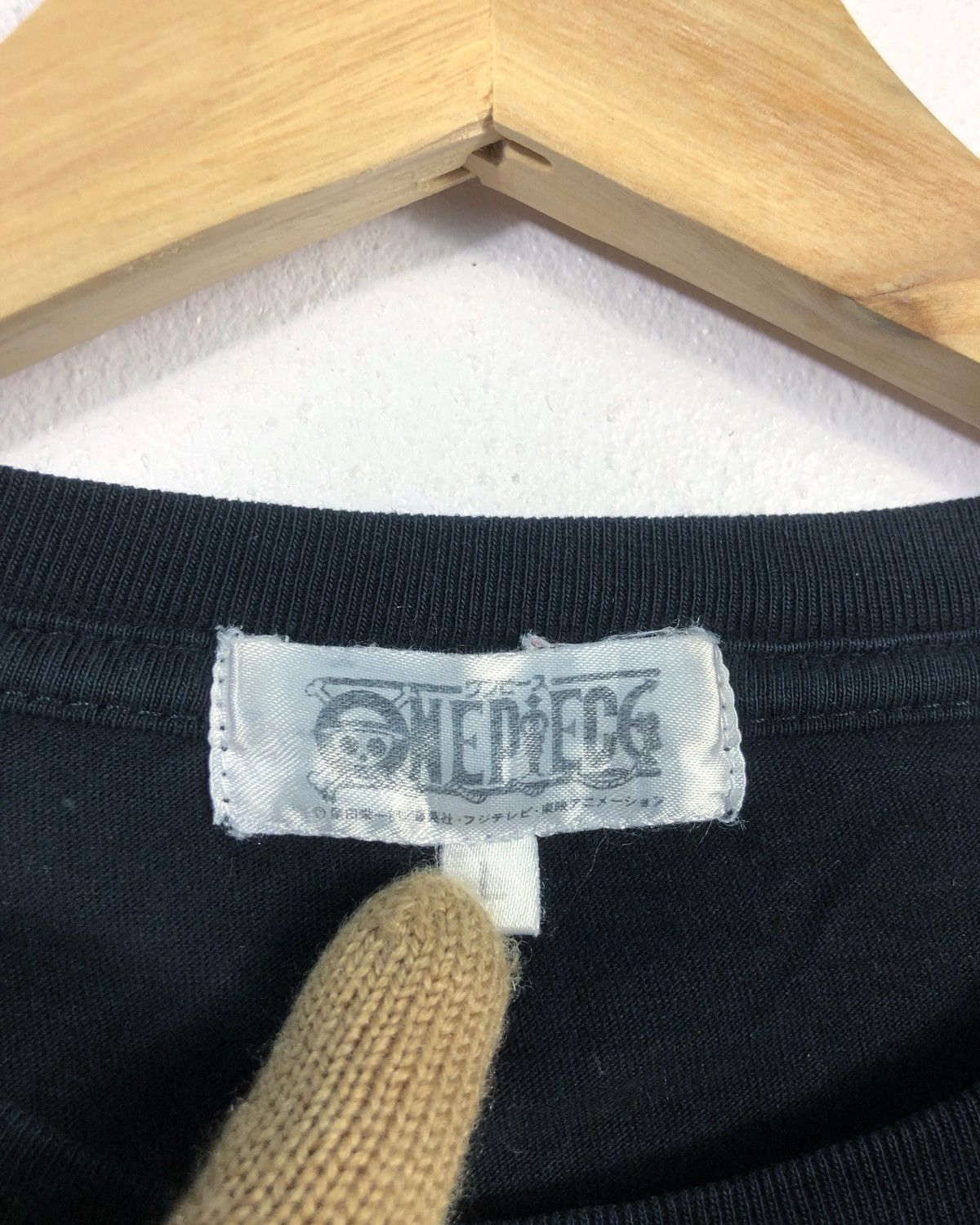 Anime × Japanese Brand × One Piece Rare One Piece Japan Big Logo Tee Size US L / EU 52-54 / 3 - 9 Thumbnail