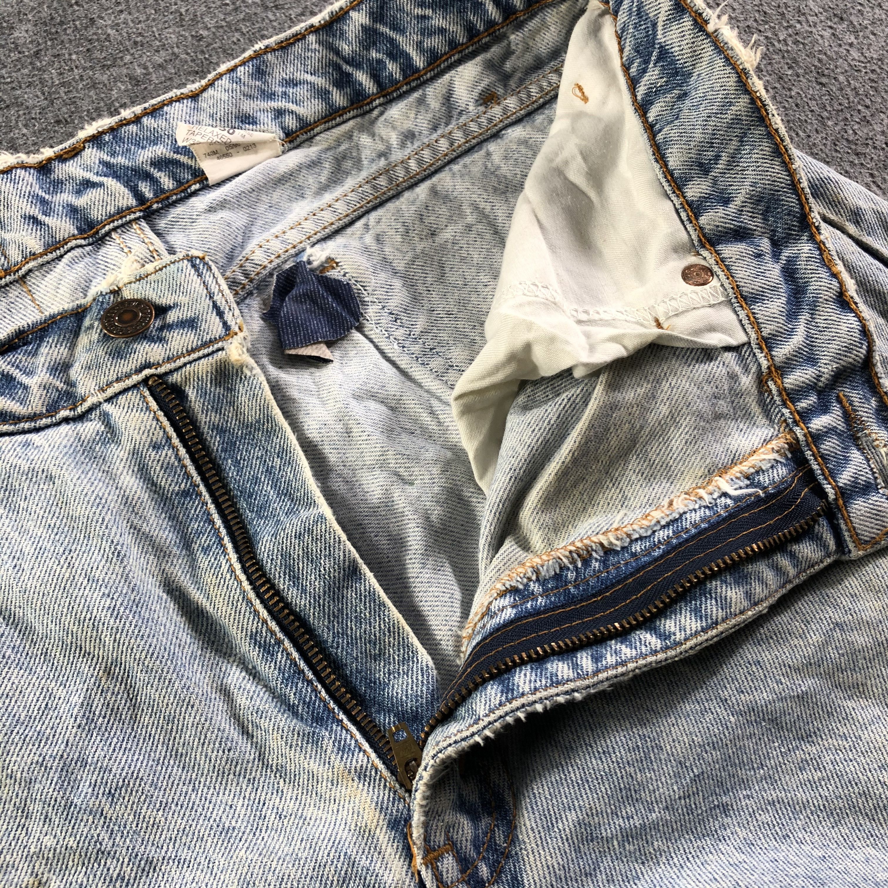 Levi's 90s Vintage Light Wash Levis 550 Jeans-J3353 Size US 33 - 11 Thumbnail
