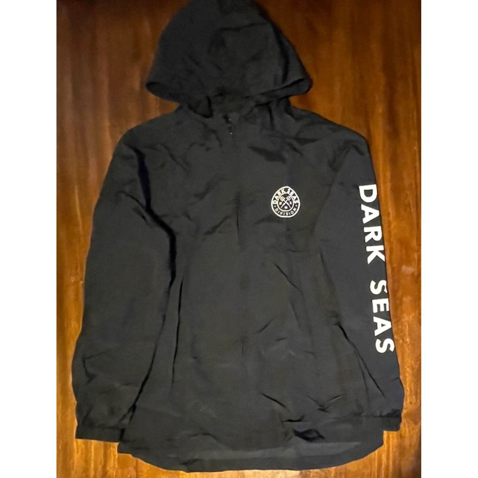 Vintage Dark Seas Jacket Windbreaker Hooded Nylon Black M Men Wind-Resistant Full Zip Pockets Logo Outdoors Surfer Skateboarding 90s Style Size US M / EU 48-50 / 2 - 3 Thumbnail