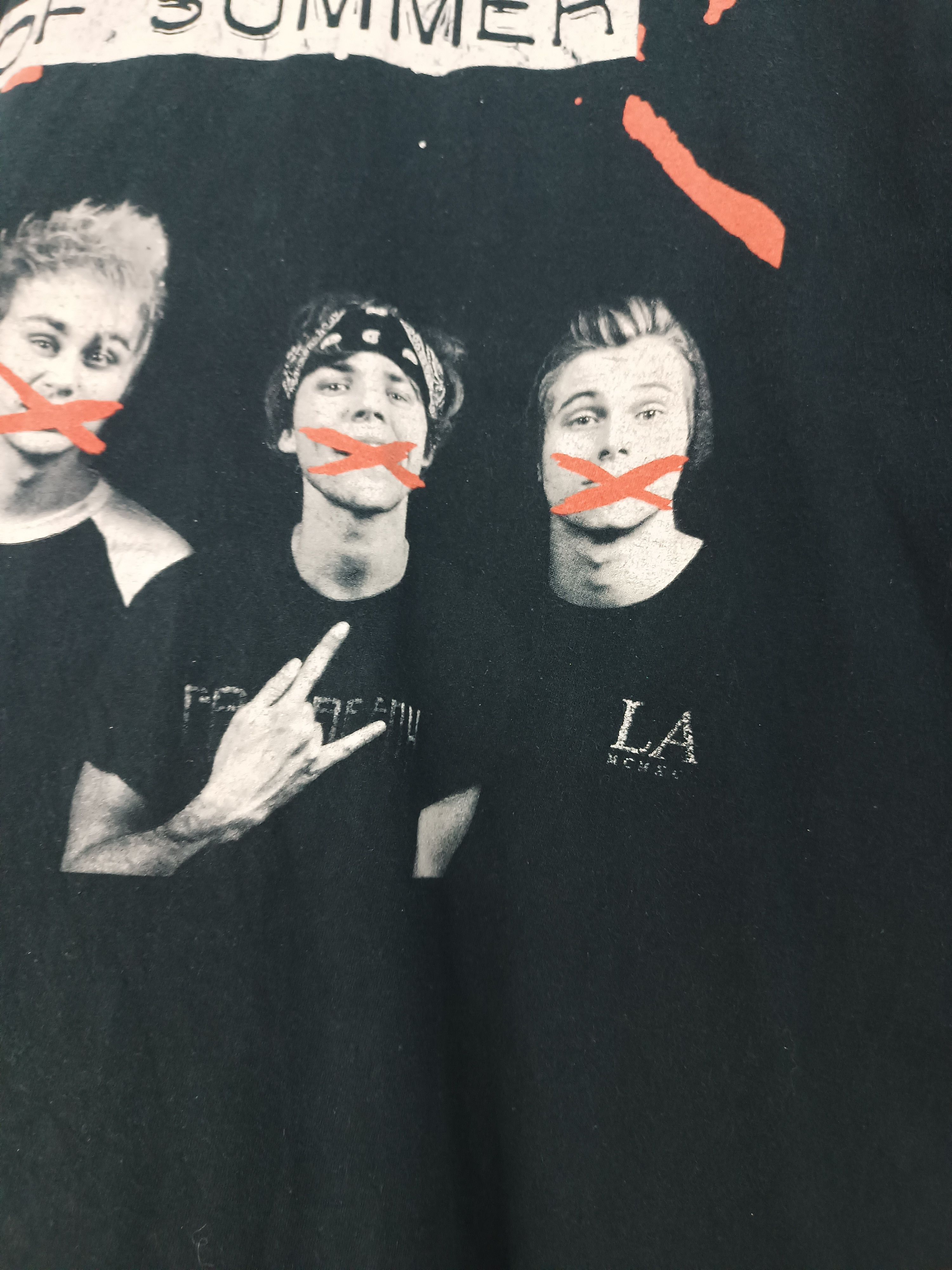 Band Tees VINTAGE 2015 5 SECONDS OF SUMMER TOUR TEE vamps swift zayn Size US M / EU 48-50 / 2 - 11 Thumbnail