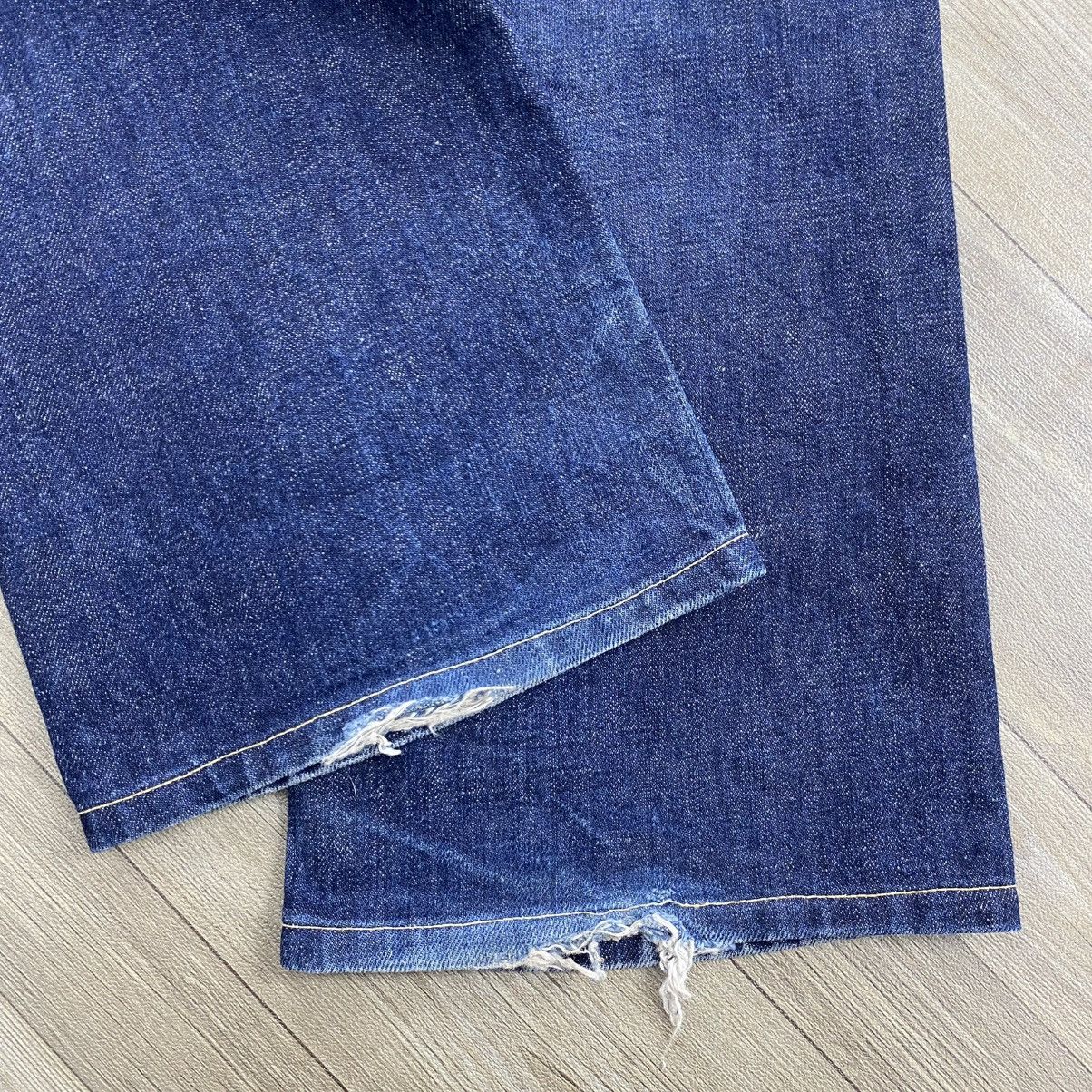 Levi's Vintage Clothing 1990s Vintage Levis 517 USA Bell Button Bootcut Flared Jeans Size US 31 - 14 Thumbnail