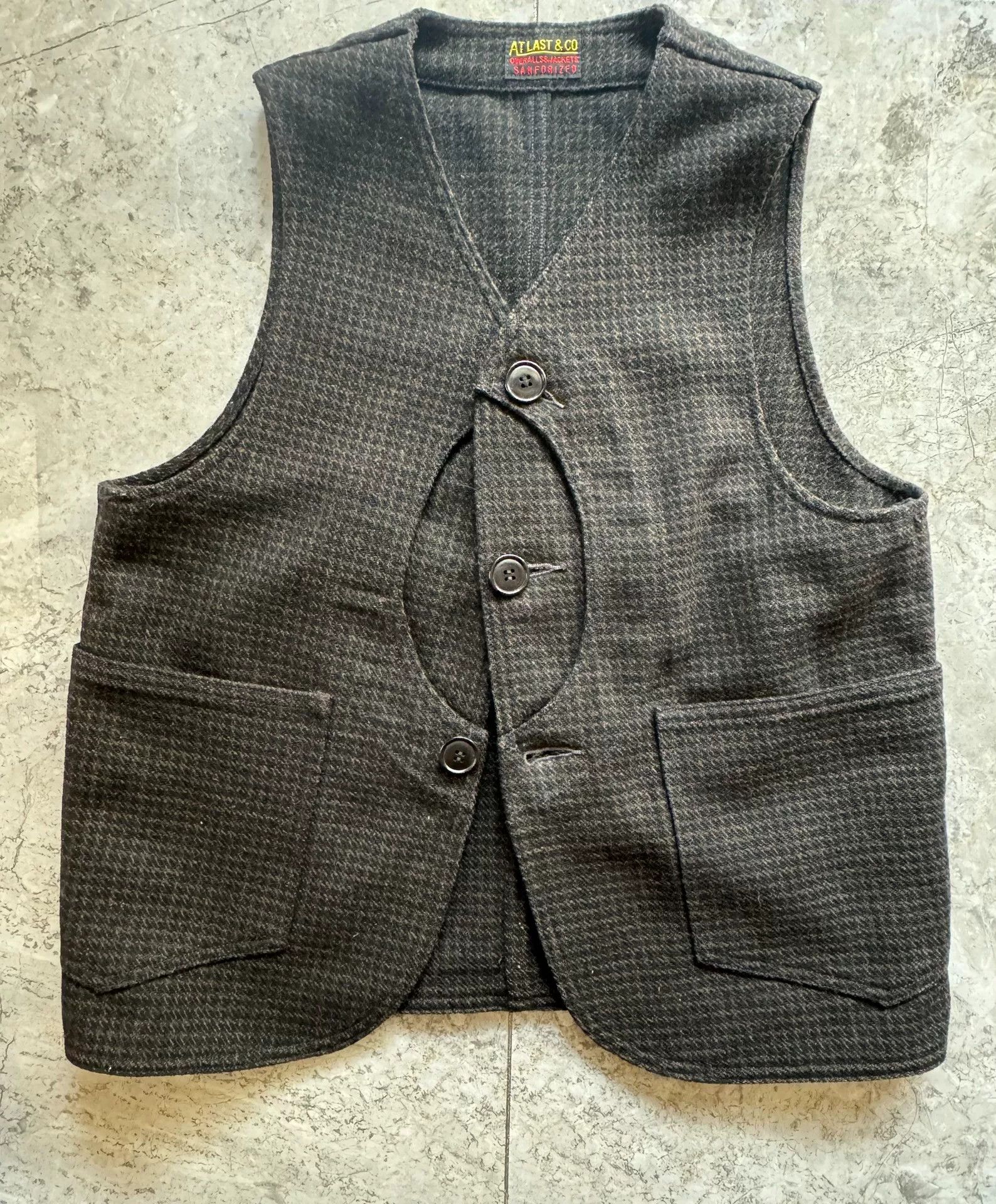 At Last & Co Timeless Houndstooth Wool Vest by Atlast&Co Size US S / EU 44-46 / 1 - 1 Thumbnail