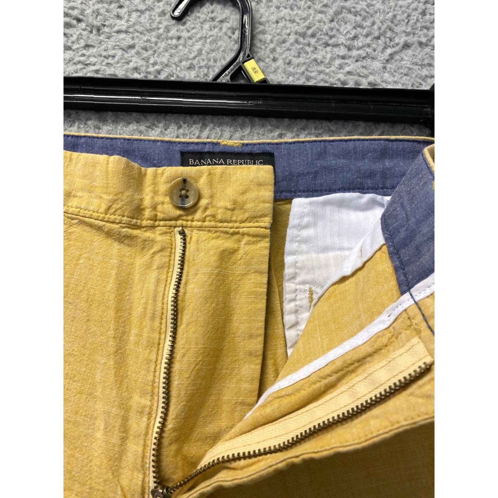 Banana Republic Banana Republic Shorts Men Size 35 Yellow Flat Front Chino Casual Golf Tennis /63-41 Size US 35 - 3 Thumbnail