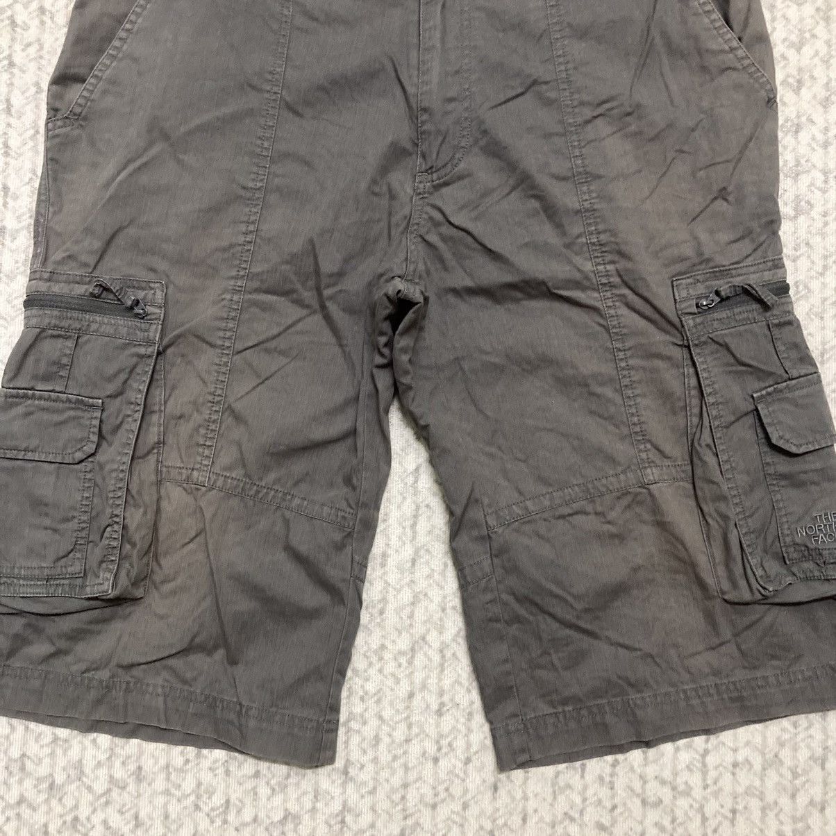 The North Face Faded & Distressed The North Face Tactical Cargo Shorts Size US 32 / EU 48 - 3 Thumbnail