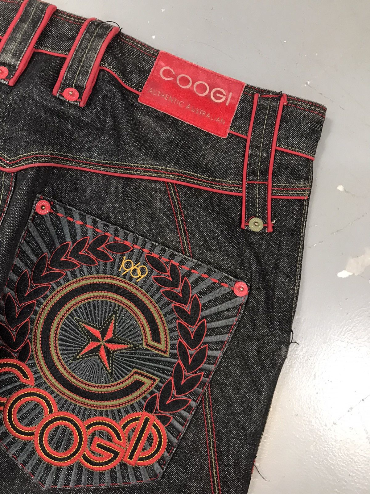 Coogi × Vintage Vintage Coogi leaf embroidered straight fit denim Size US 36 / EU 52 - 12 Thumbnail