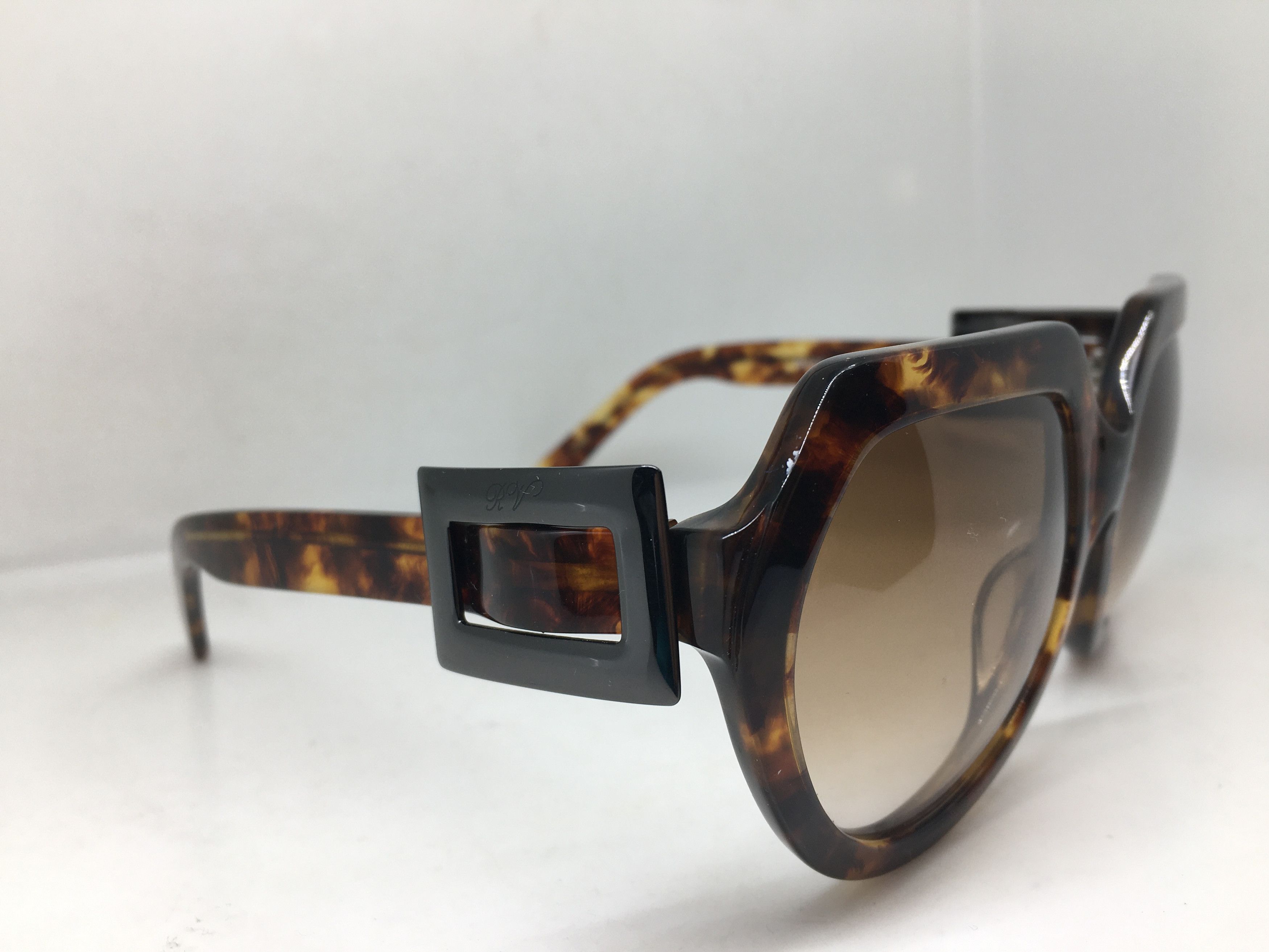 Other Handmade Roger Vivier Tortoise Sunglasses Frame Size ONE SIZE - 1 Thumbnail